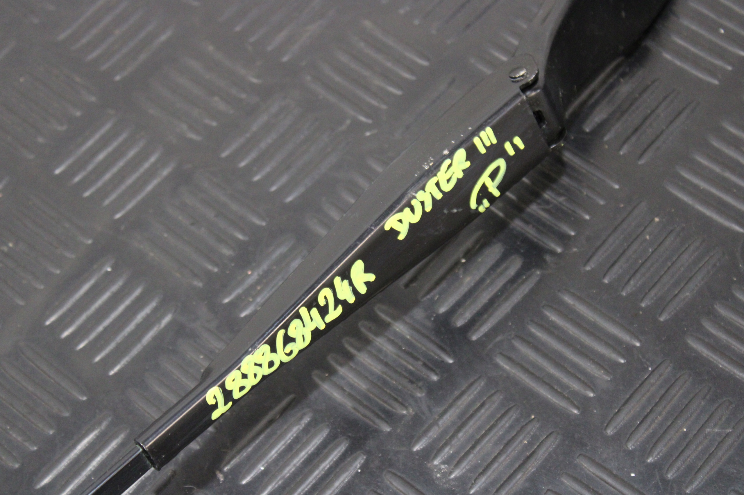wiper arm right 288868424R DACIA DUSTER III 3 2024