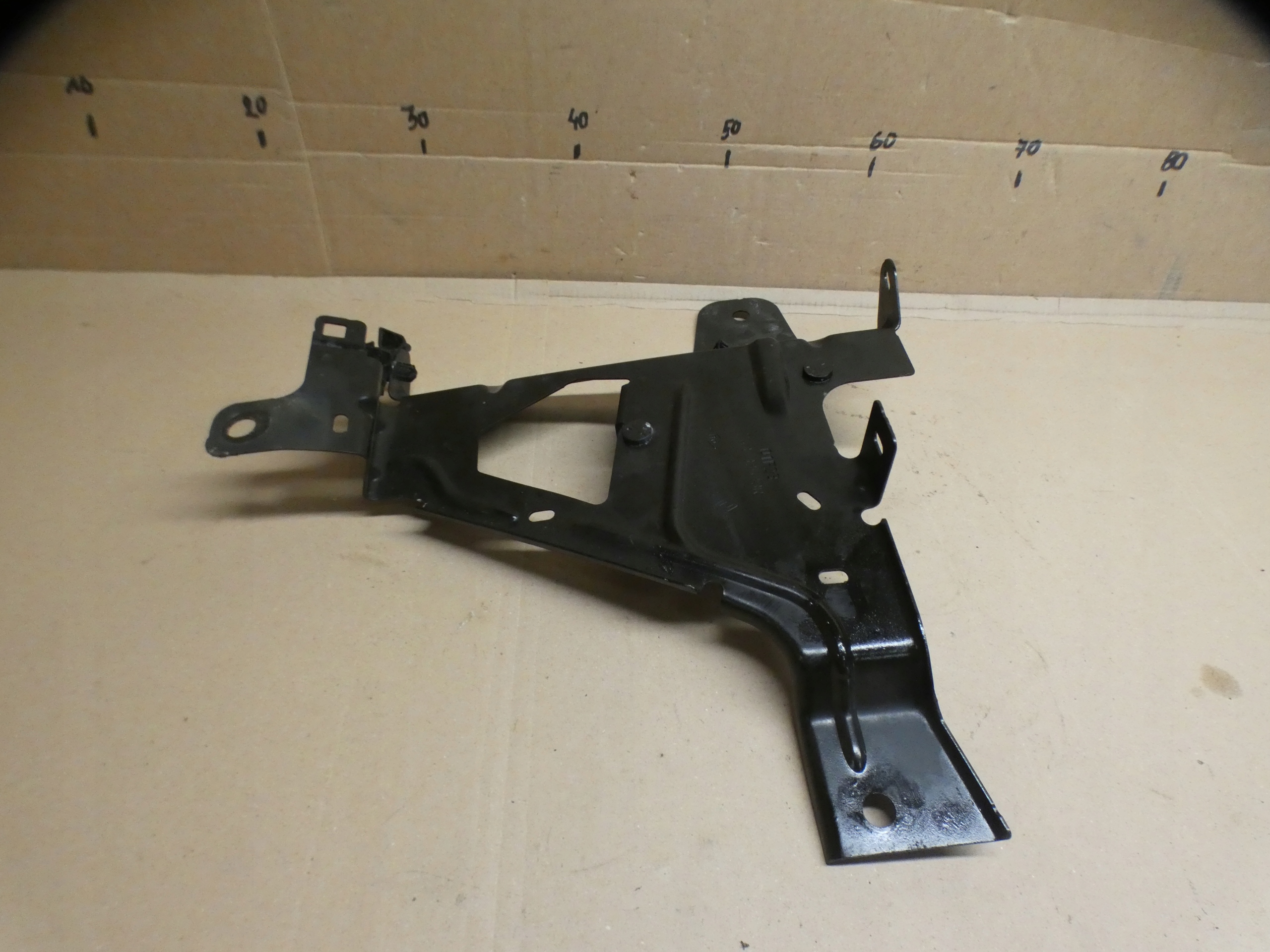 VIVARO TRAFIC III Console Support plaque 743932533R