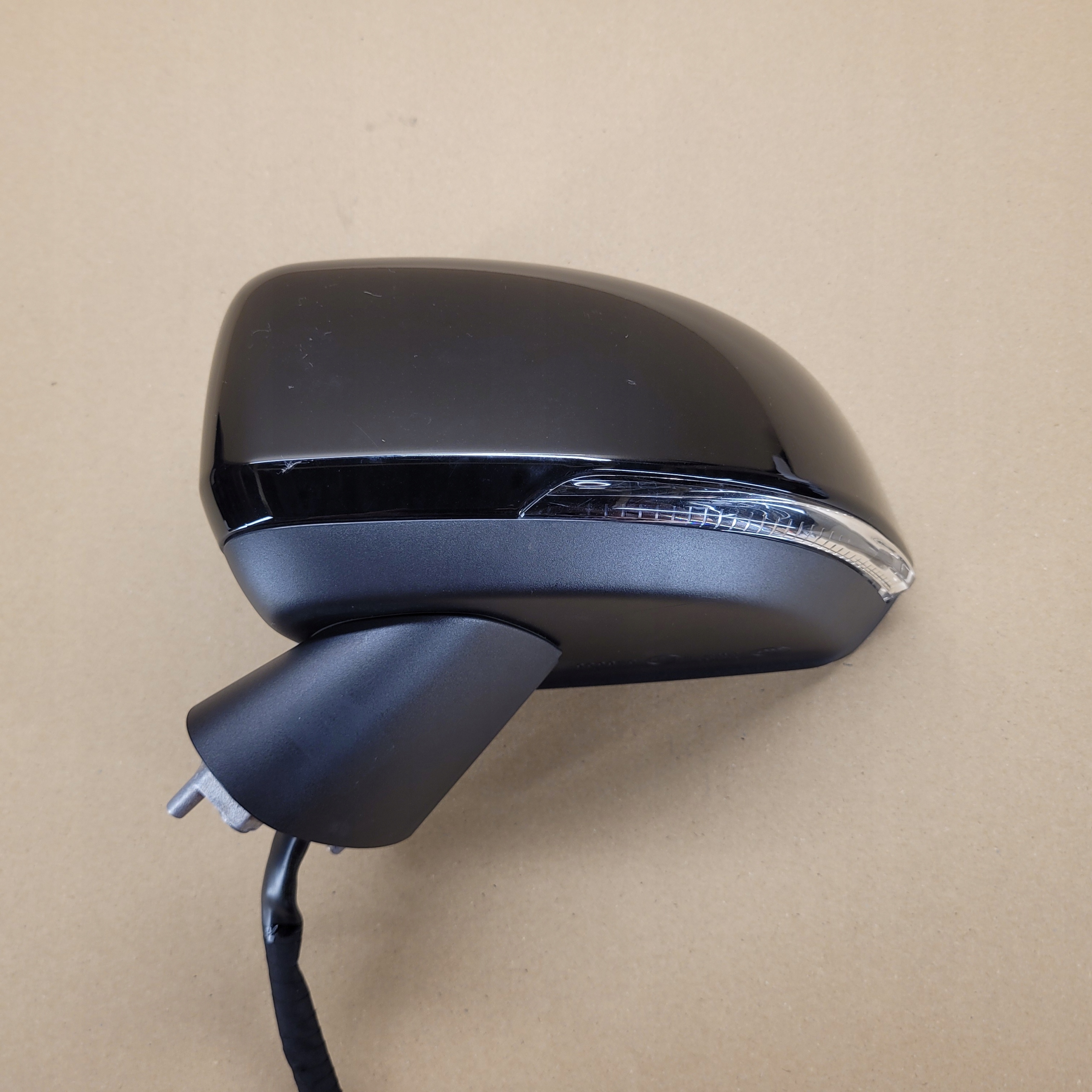 left mirror VOLVO XC40 7 vertical colour 019