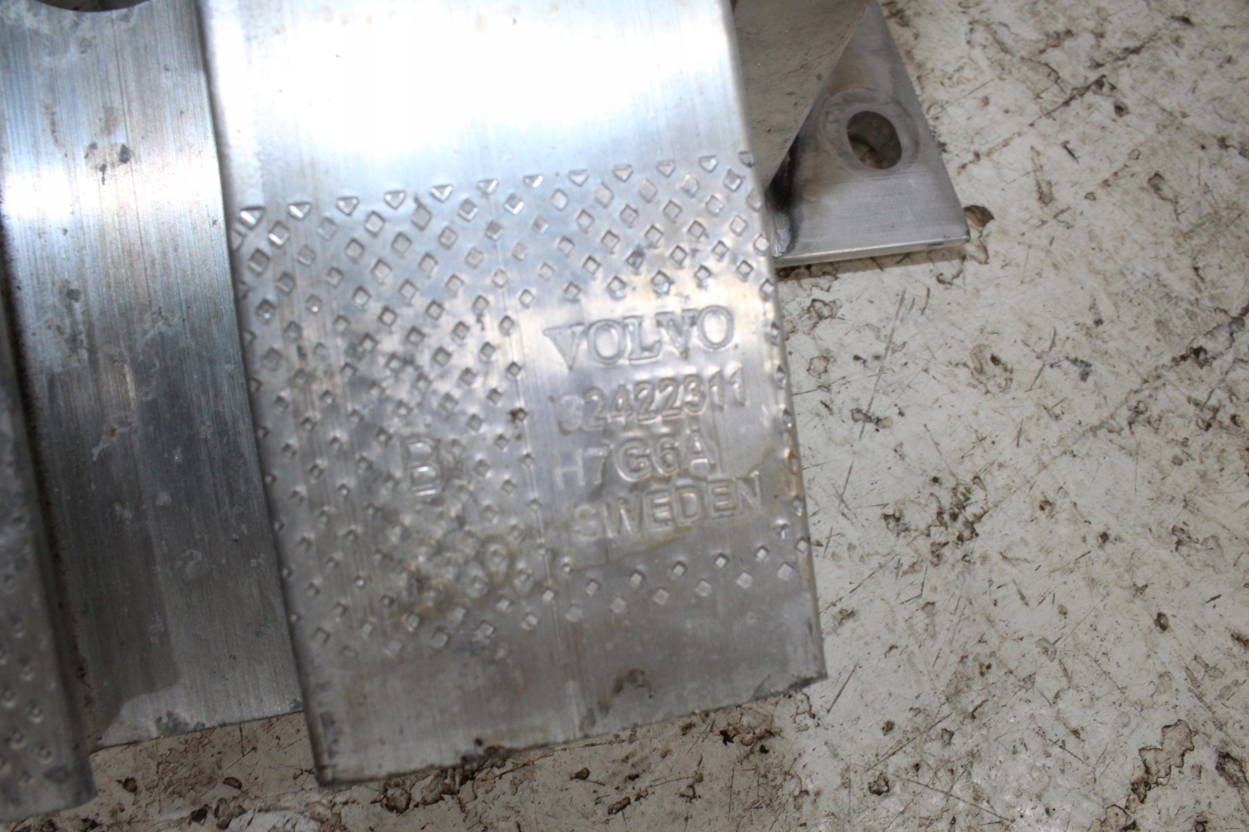 Volvo xc90 II bumper support rear part 32422311