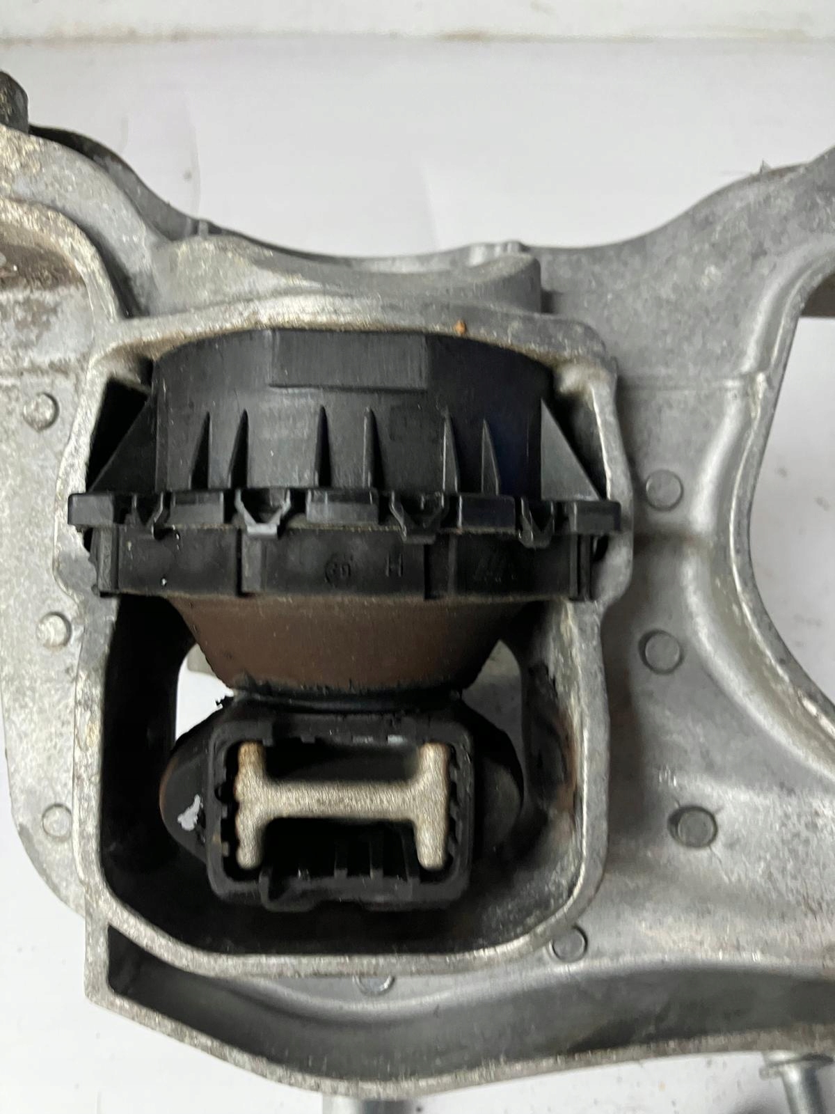 holder engine mount PEUGEOT 308 T9 1.2 THP 008956