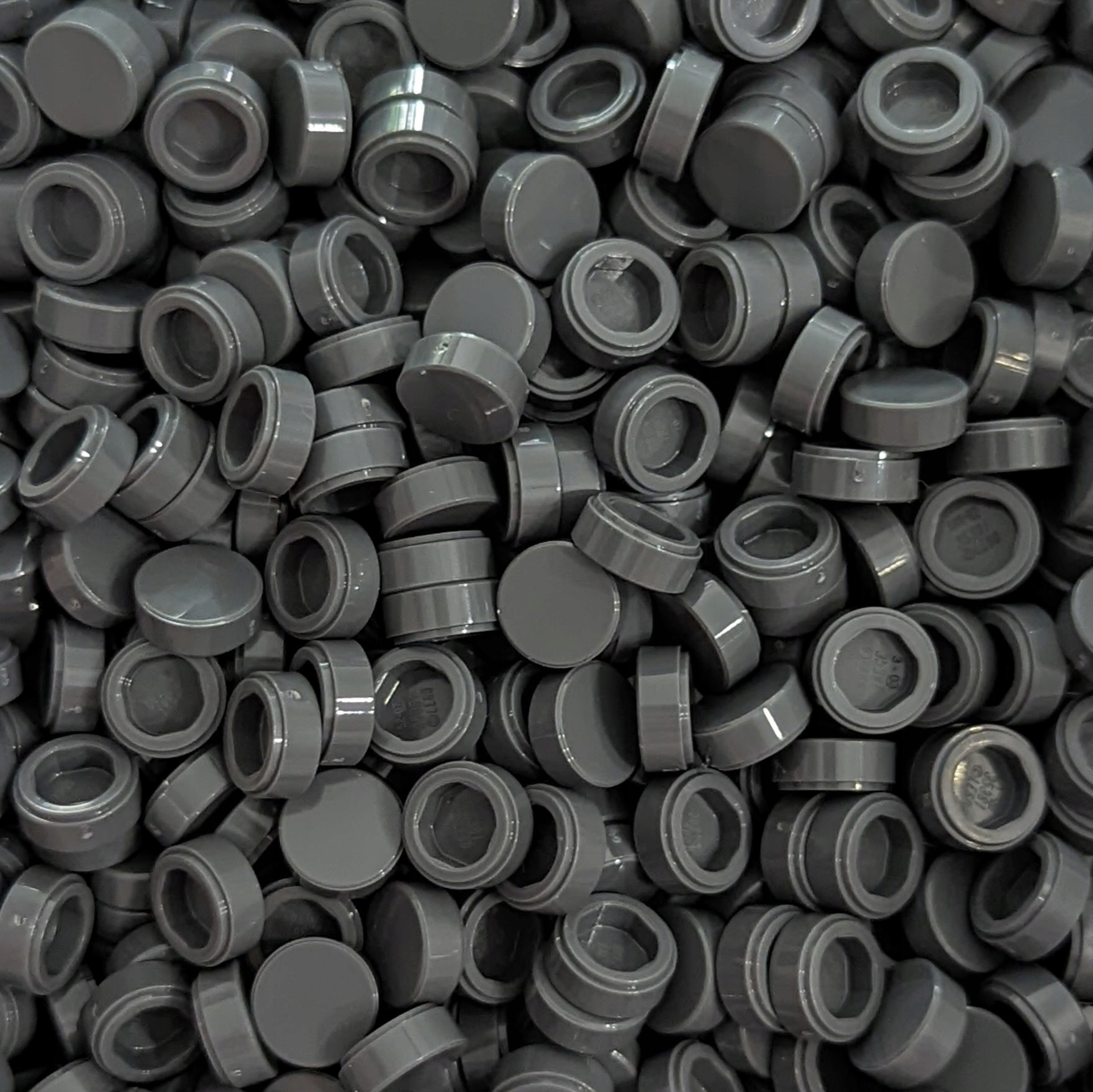 

Pakiet Lego 98138 Tile 1x1 ciemny szary Dbg 20sztN