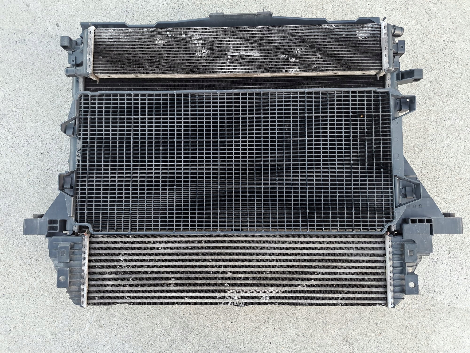 chladič ventilátor intercooler stěna přední RENAULT MASTER III 2.3 DCI