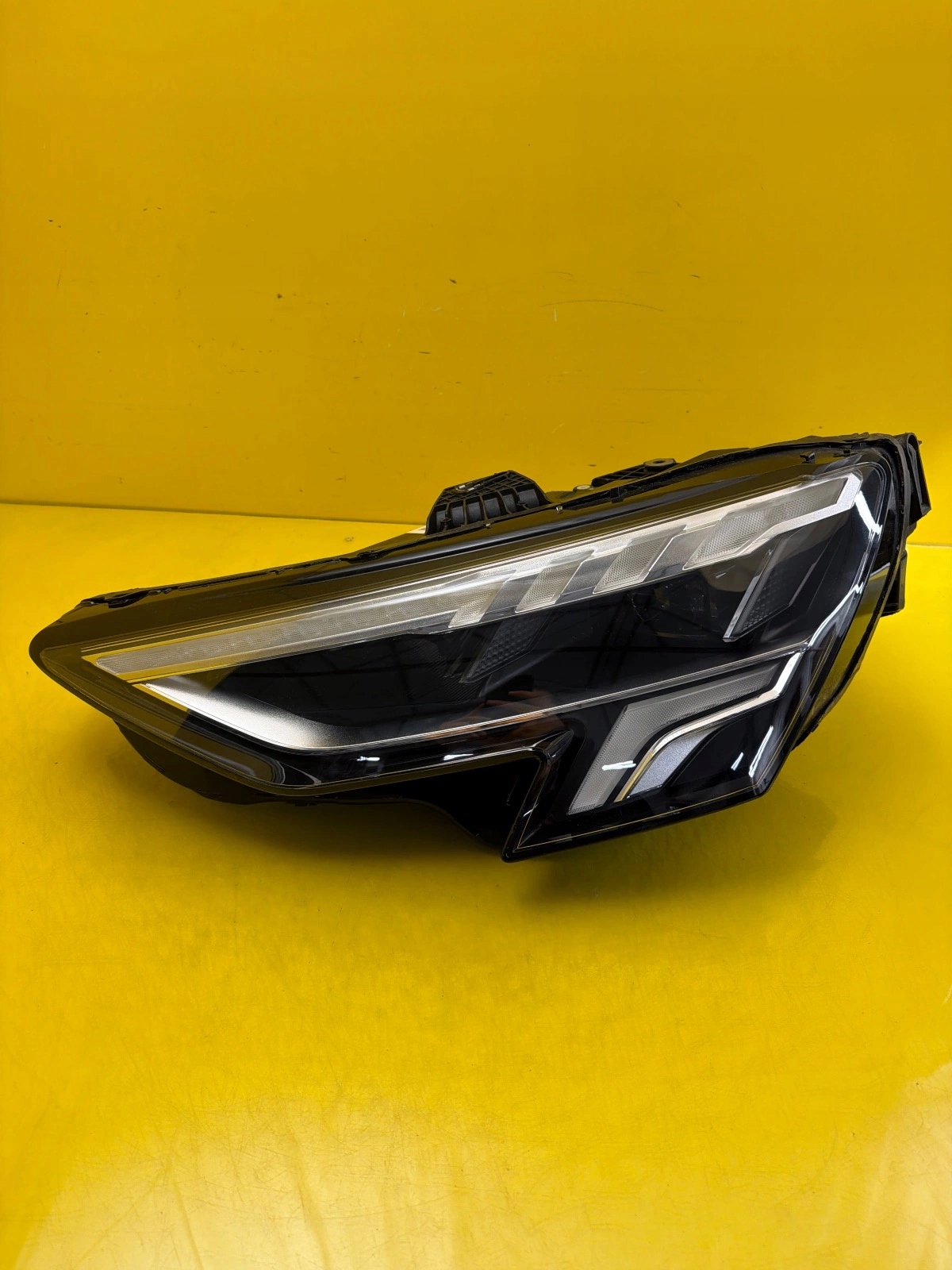 light left front Audi A3 8Y 20- Full Led 8Y0941033