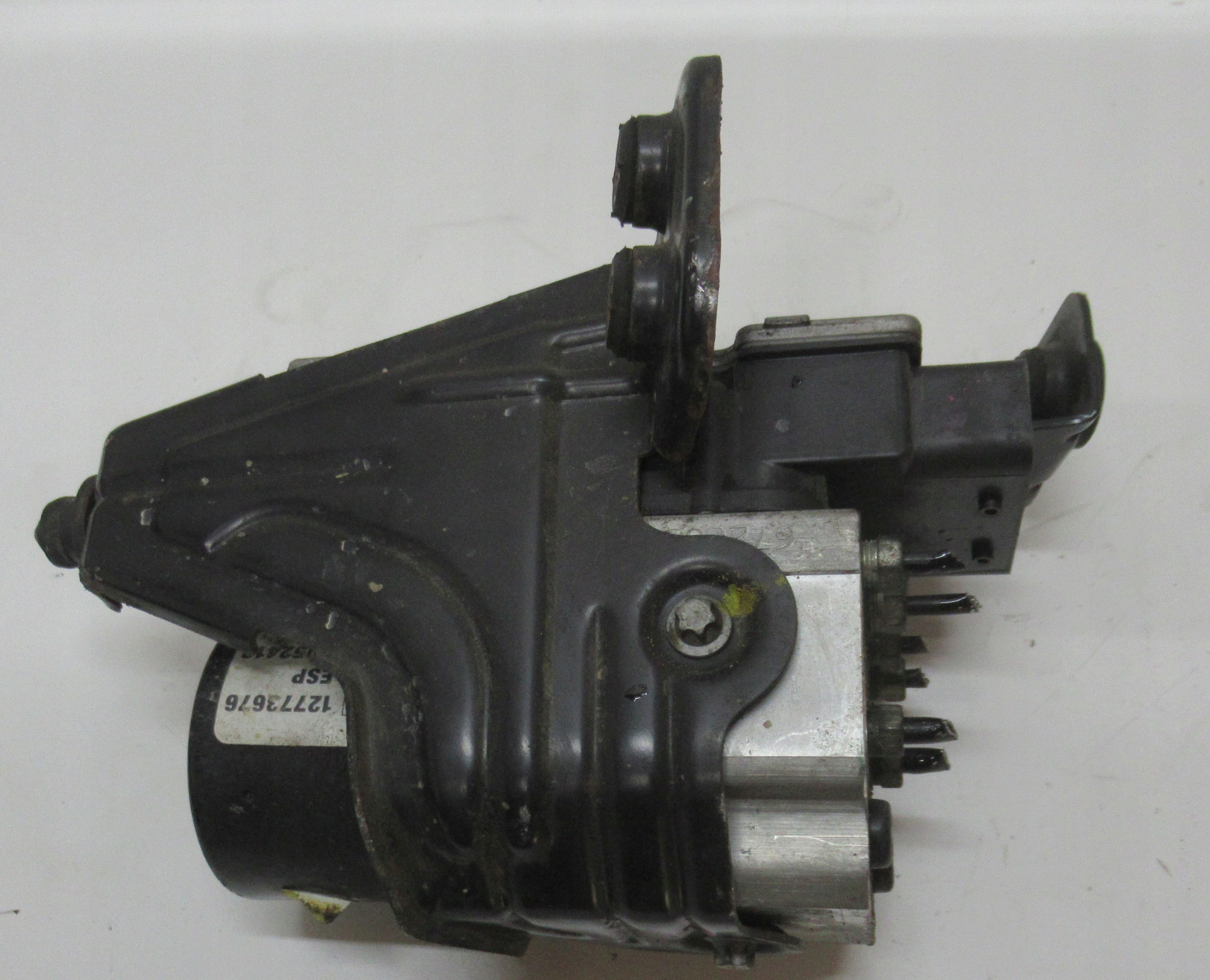 SIGNUM 3.0 CDTI pumpa ABS 12773676