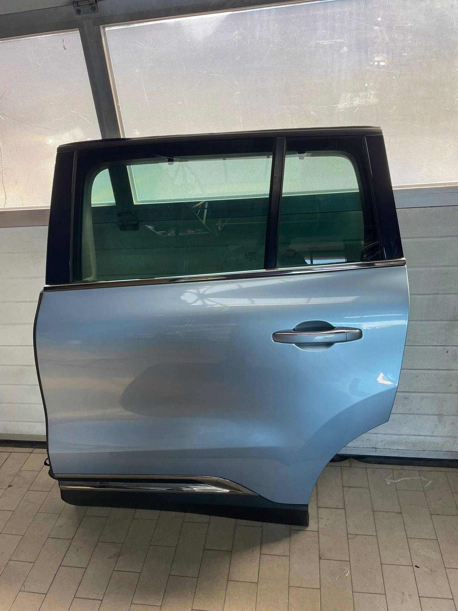 door rear. rear part side left Renault Espace V (RFC) TERPQ