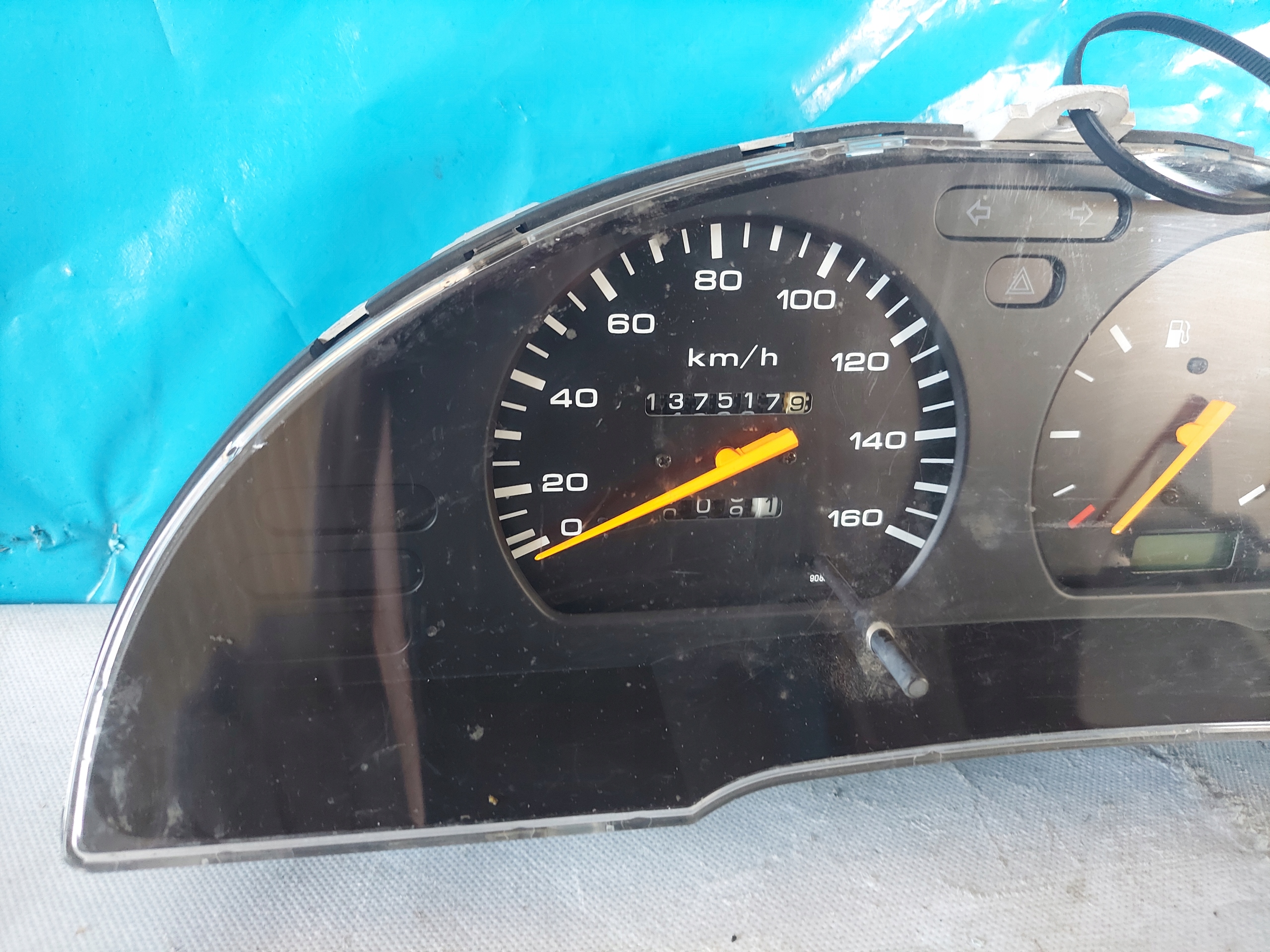 dials clock NISSAN VANETTE 2.3 D 19665501