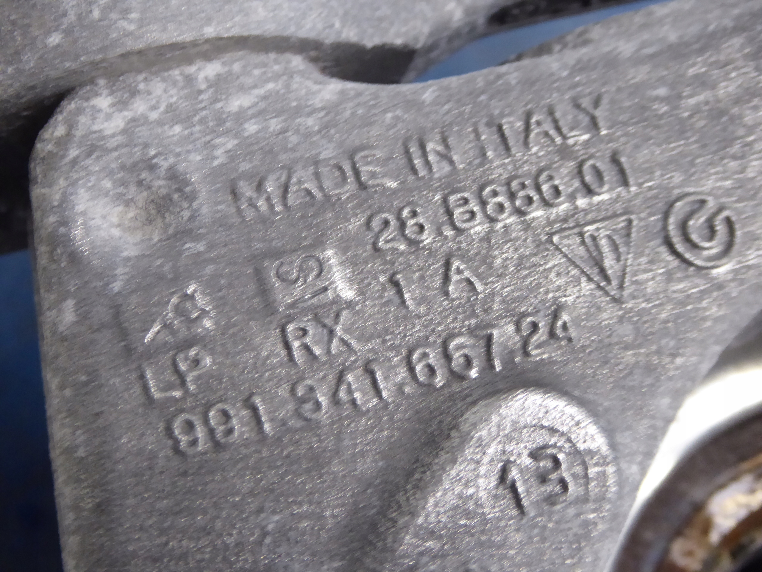 čepu otoč HUB levý předek PORSCHE 911 991