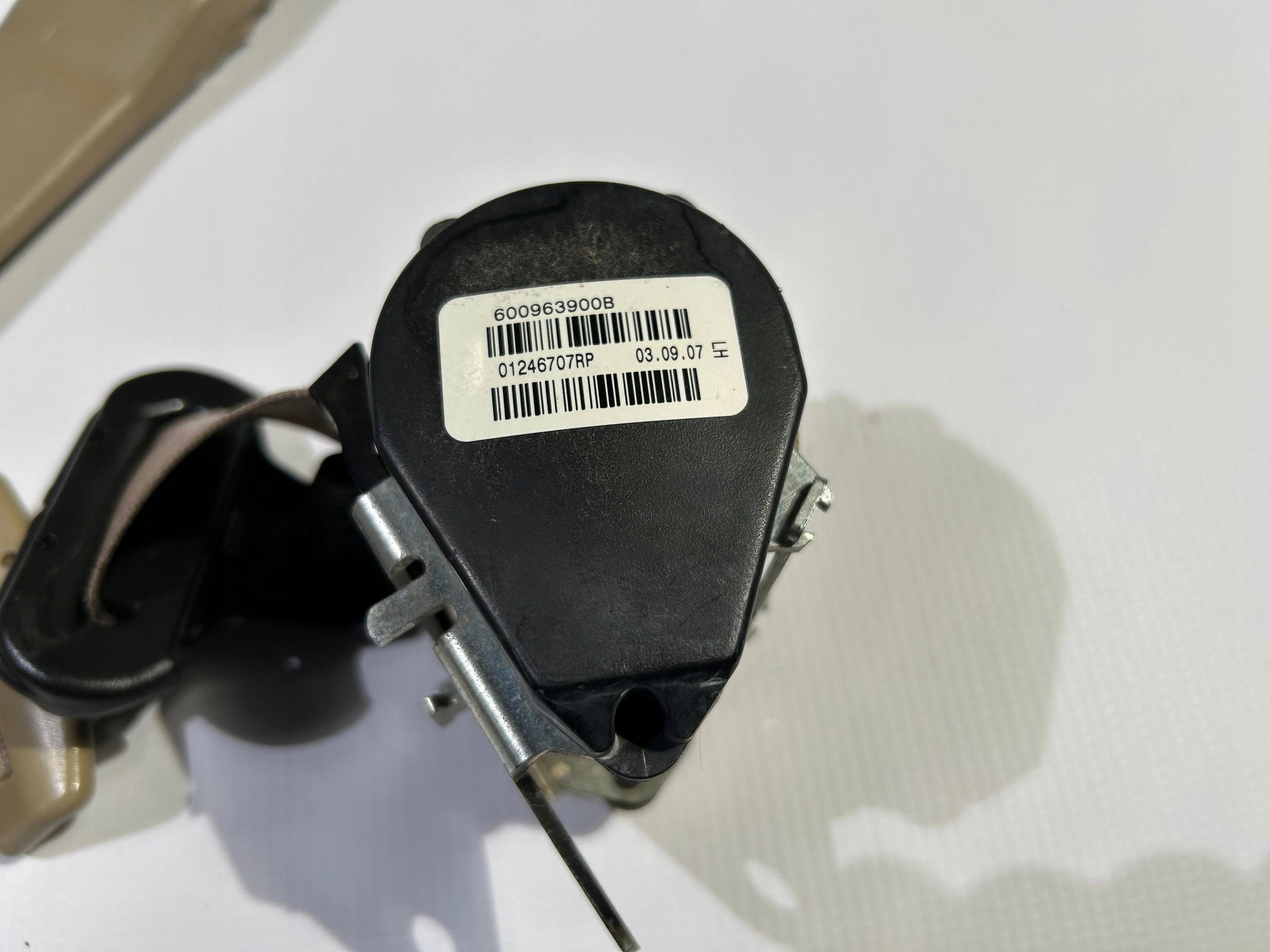 tension belt safety left driver´s Chevrolet Corvette C6 2005