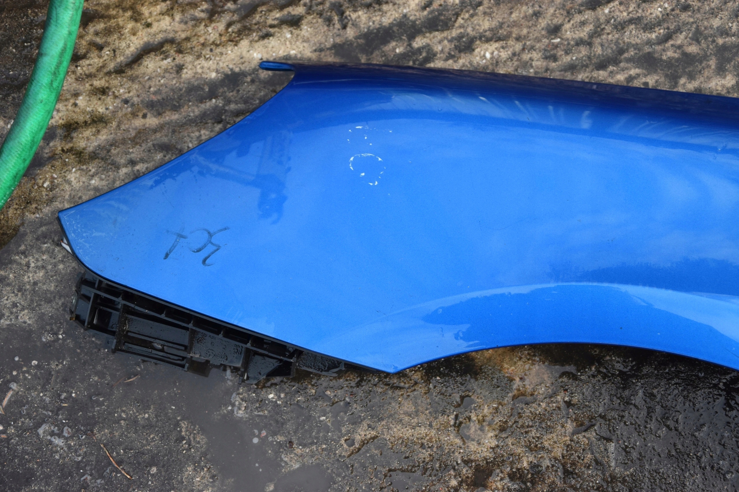 fender left front PEUGEOT 307