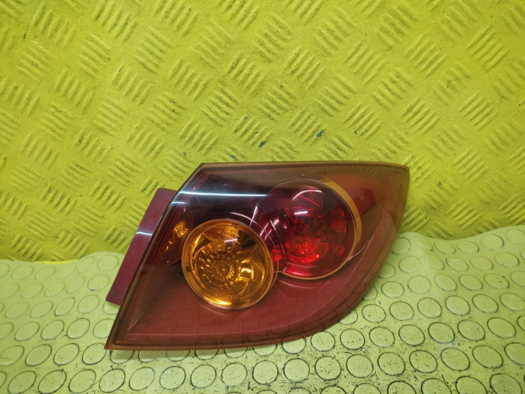 MAZDA 3 Licht rechts heck