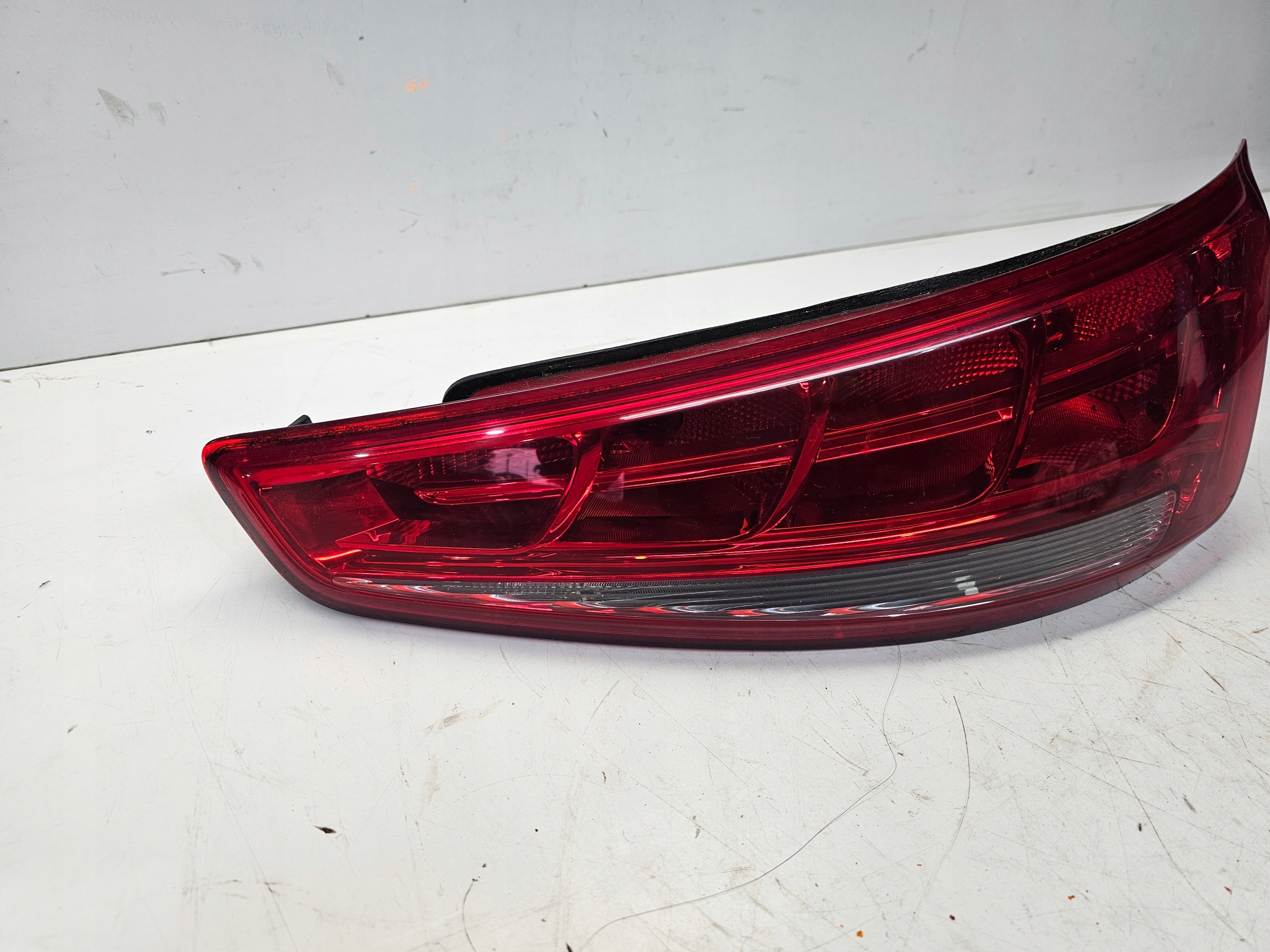 light right rear part AUDI Q3 8U 8U0945094 normal for ZAROWKI