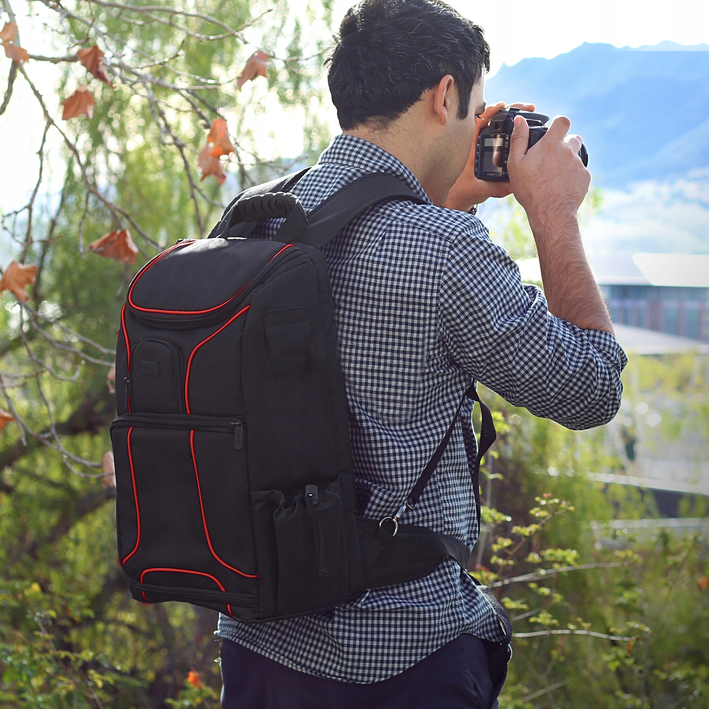 USA GEAR Plecak Na Aparat DSLR Wodoodporny Czerwony — miniatura 2