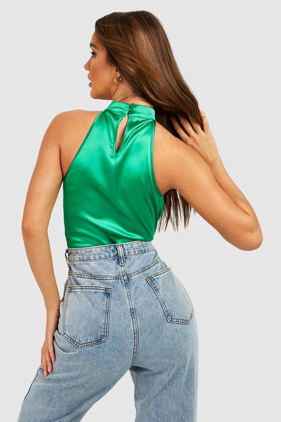 ZIELONE SATYNOWE GŁADKIE BODY ELEGANCKIE TOP ODKRYTE RAMIONA BOOHOO 38 Marka Boohoo