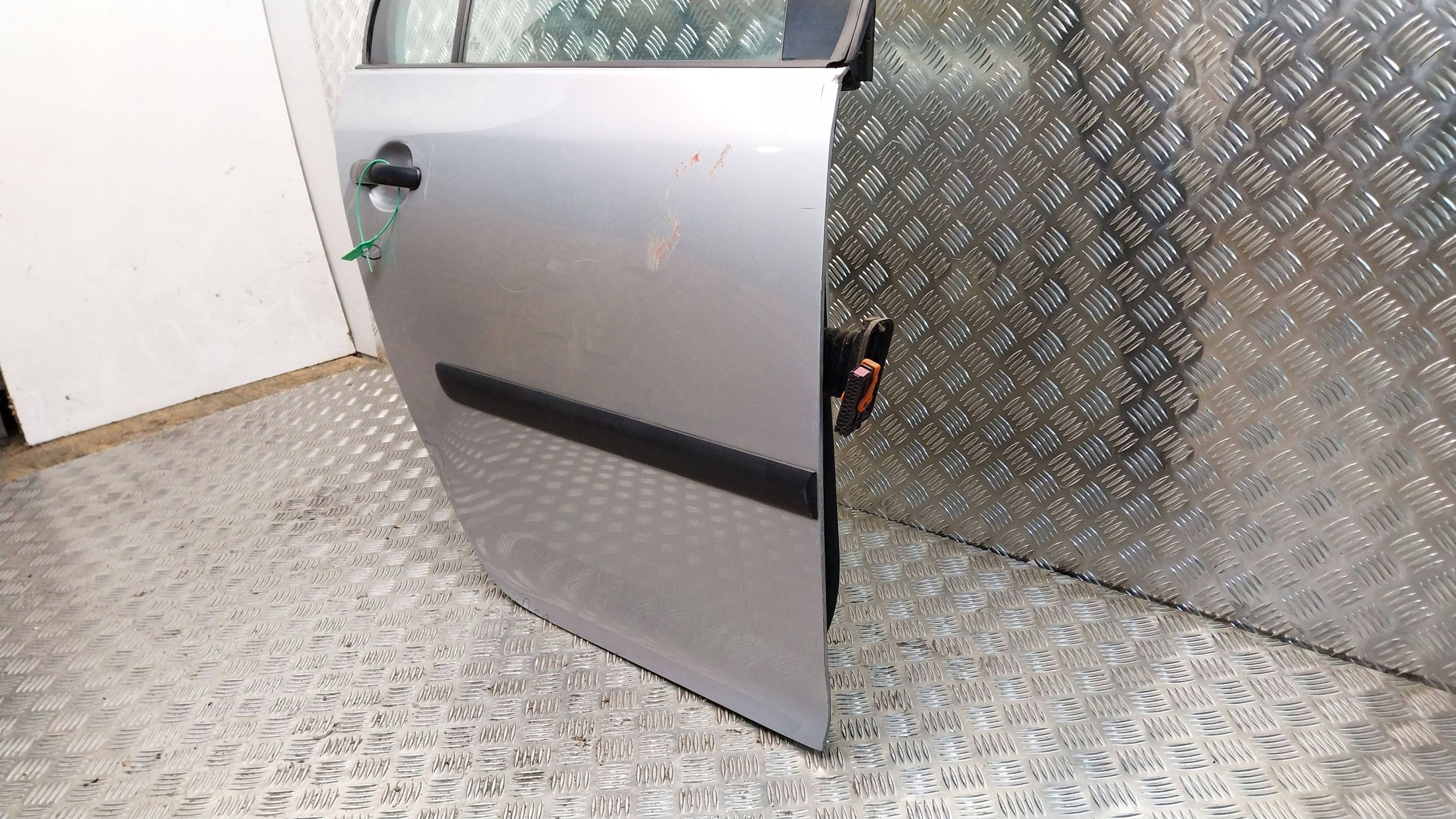 Portière Arrière Droit VW GOLF V 03