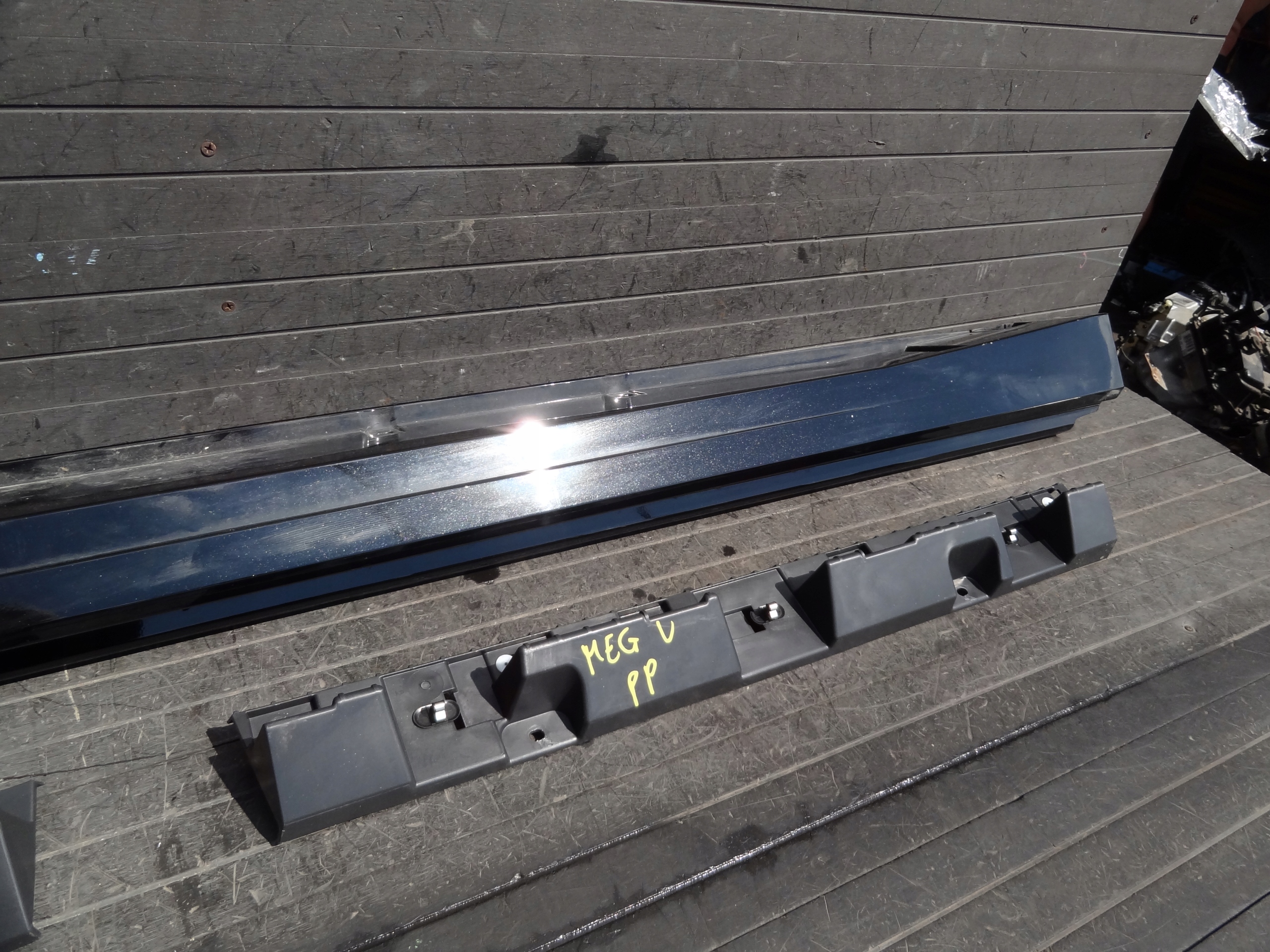 RENAULT MEGANE V 2023 E-TECH LISTWA PROGOWA PROGU PRAWA + SLIZG KOMPLET ORG Typ samochodu Samochody osobowe