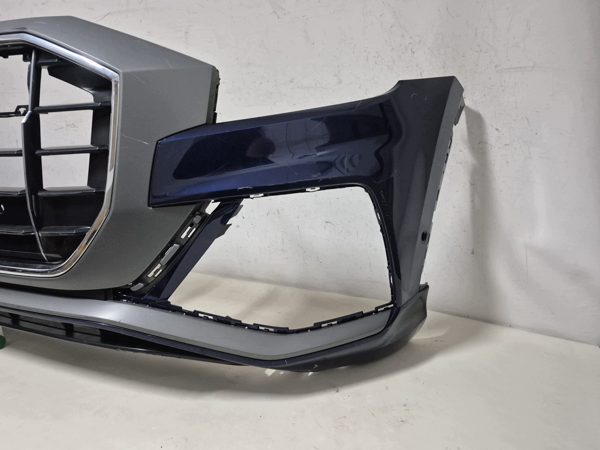 AUDI Q8 4M8 S-LINE 18- bumper front front grill grid PDC 4M8807437D