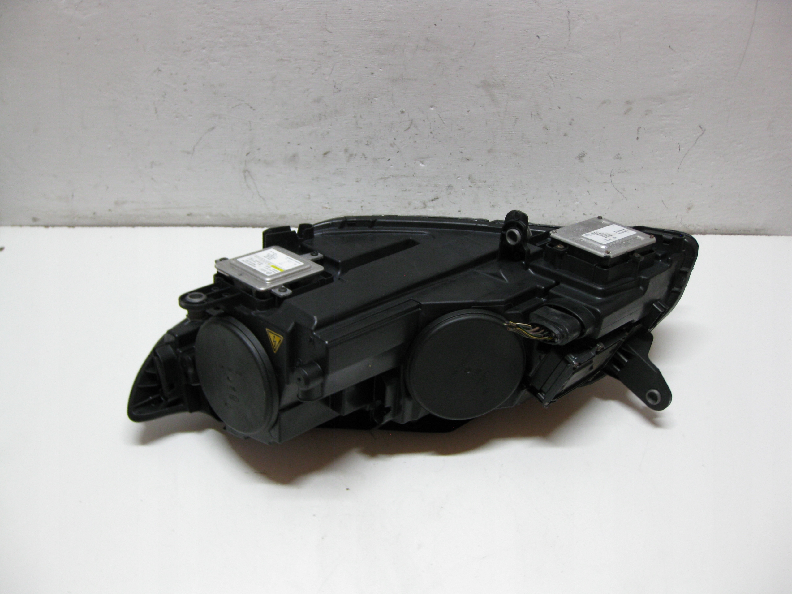 VW Passat CC 13R light right front XENON EU