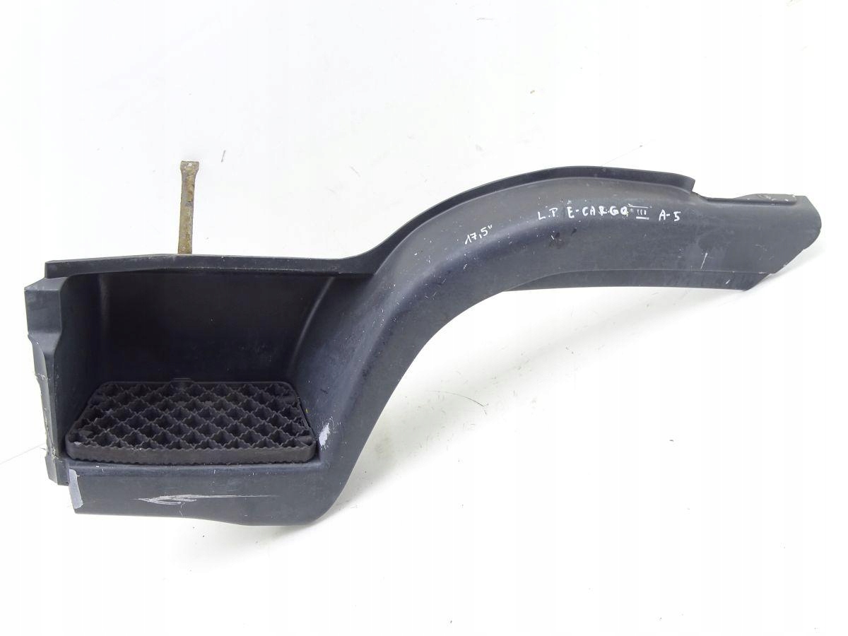 IVECO EUROCARGO III 06-15 СТУПЕНЬ ЛЕВАЯ КОЛЕСНАЯ АРКА