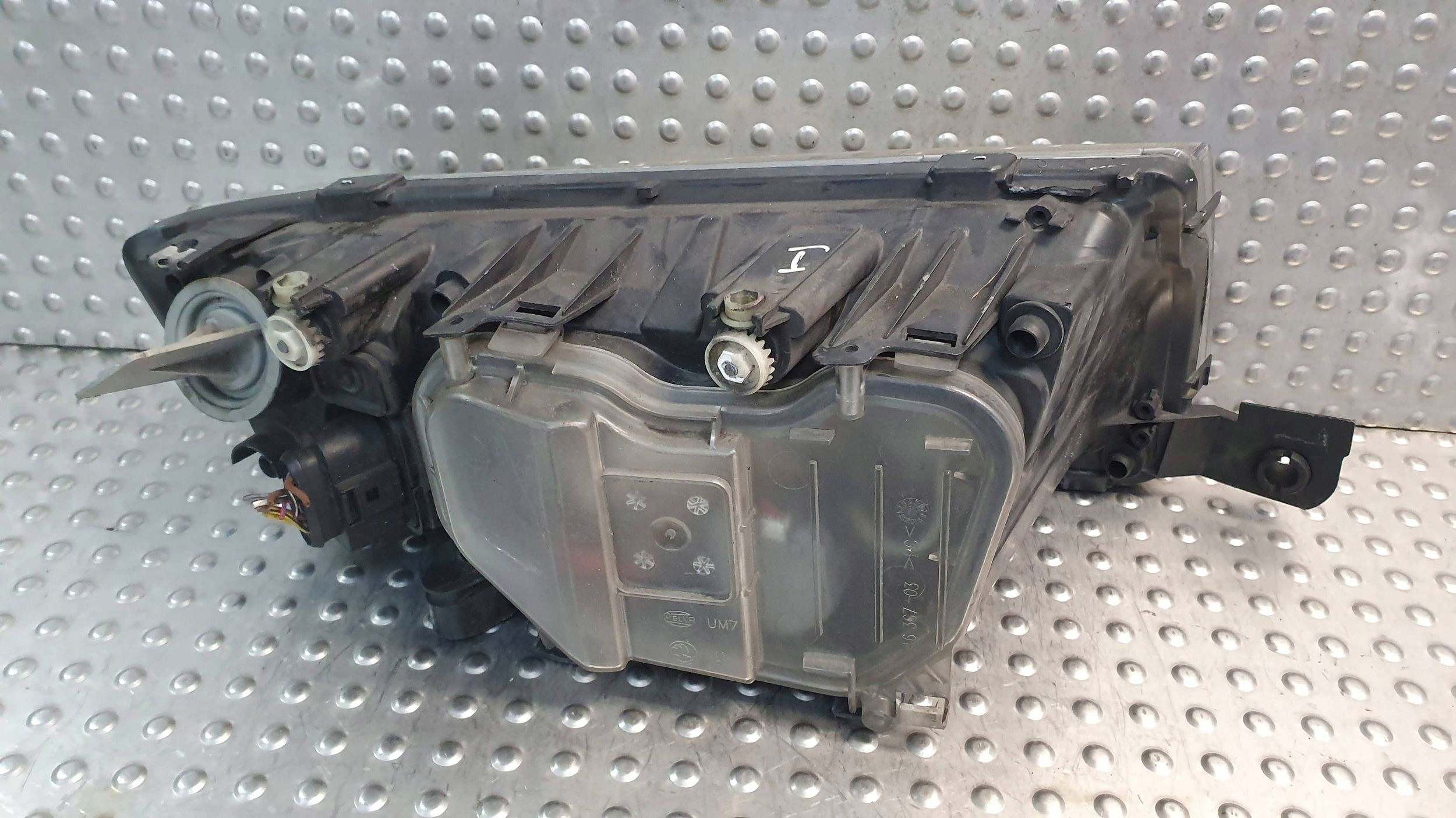 light front left SKODA FABIA and 99