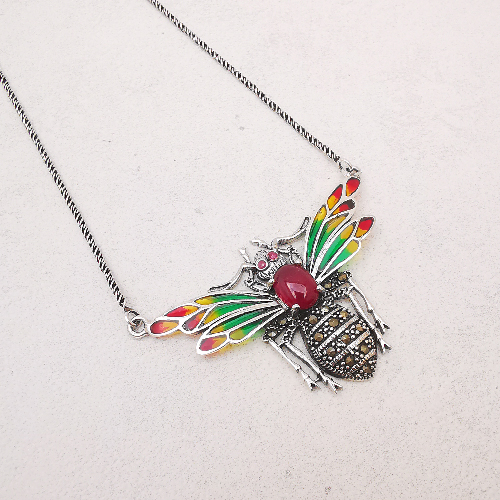 Stříbrná vitrážová kolia – motýlek