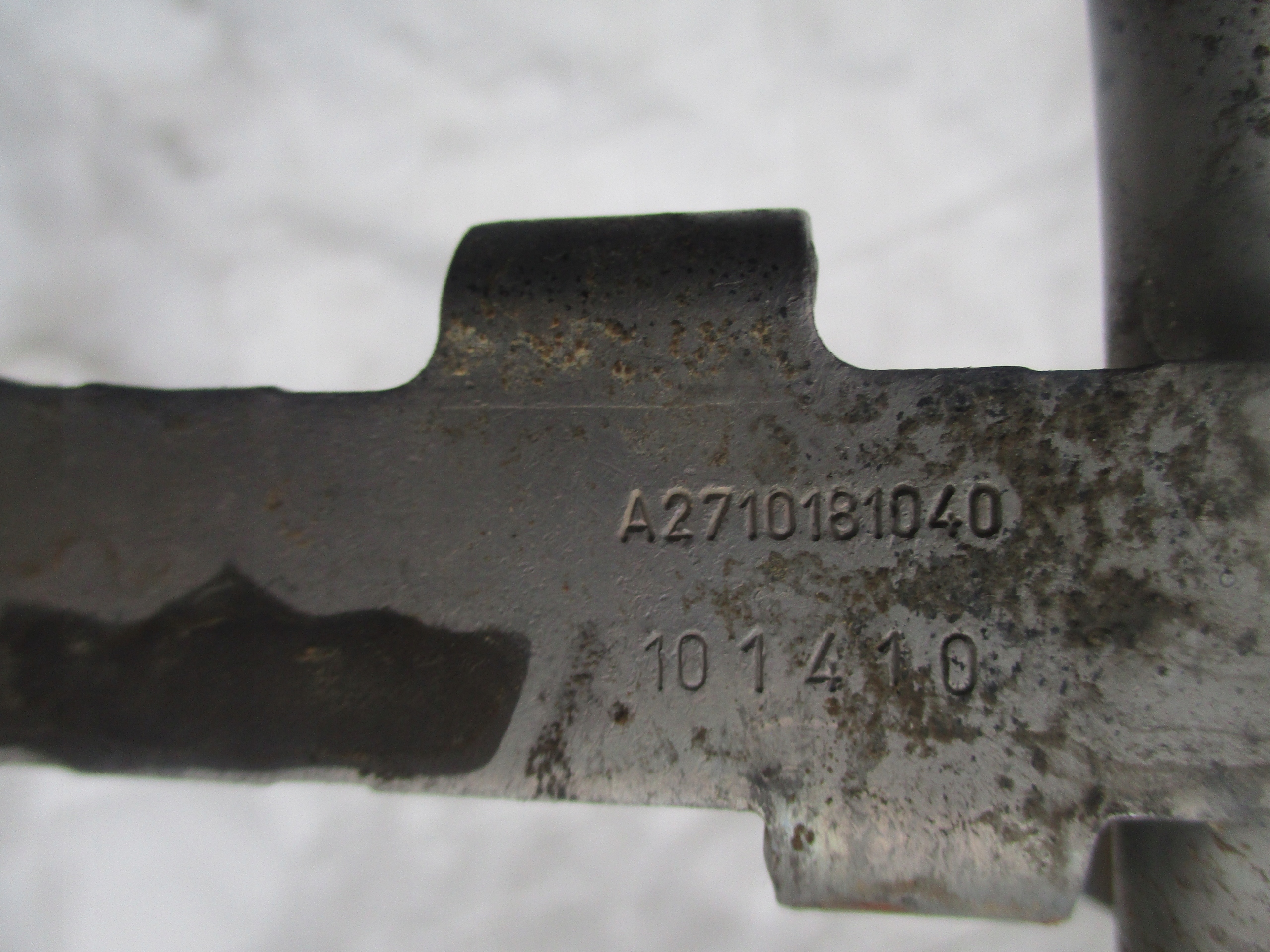 MERCEDES W204 W212 SLK 1 8 CGI RURKA BAGNET OLEJU Part number A2710181040