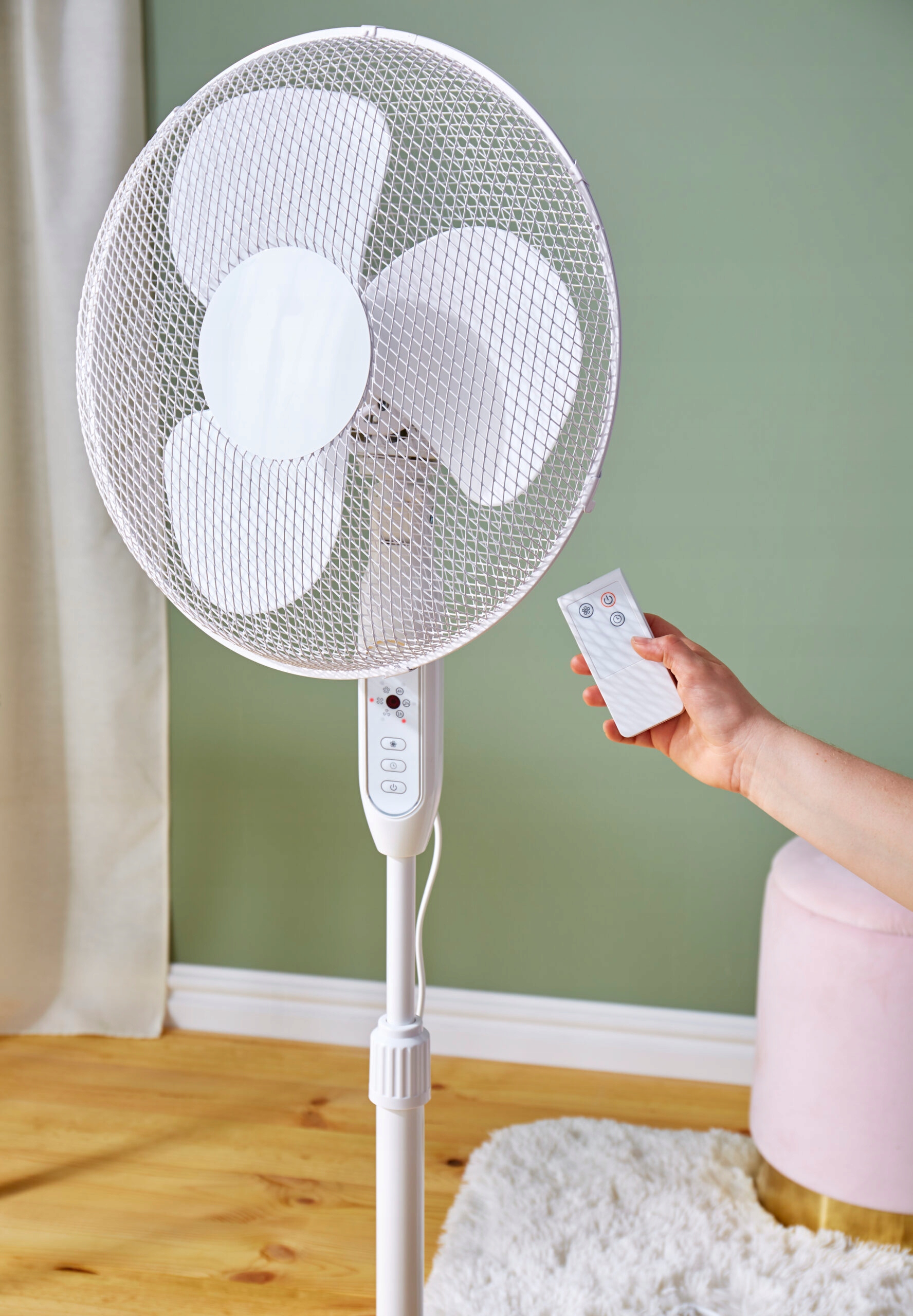 WENTYLATOR PODŁOGOWY PILOT WIATRAK REGULACJA CICHY Kod producenta SF1283