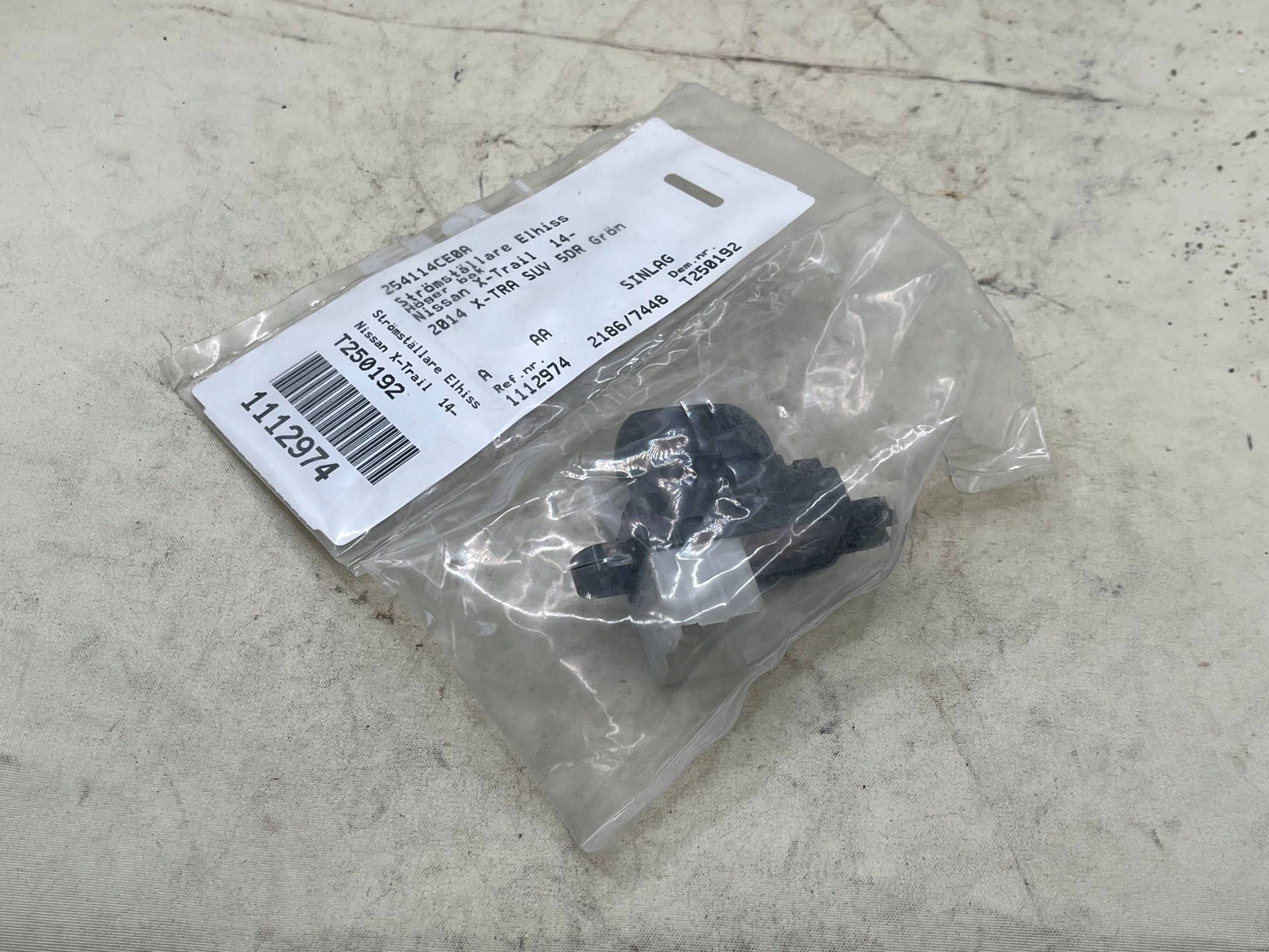 NISSAN QASHQAI switch windows right front 254114CE0A !J
