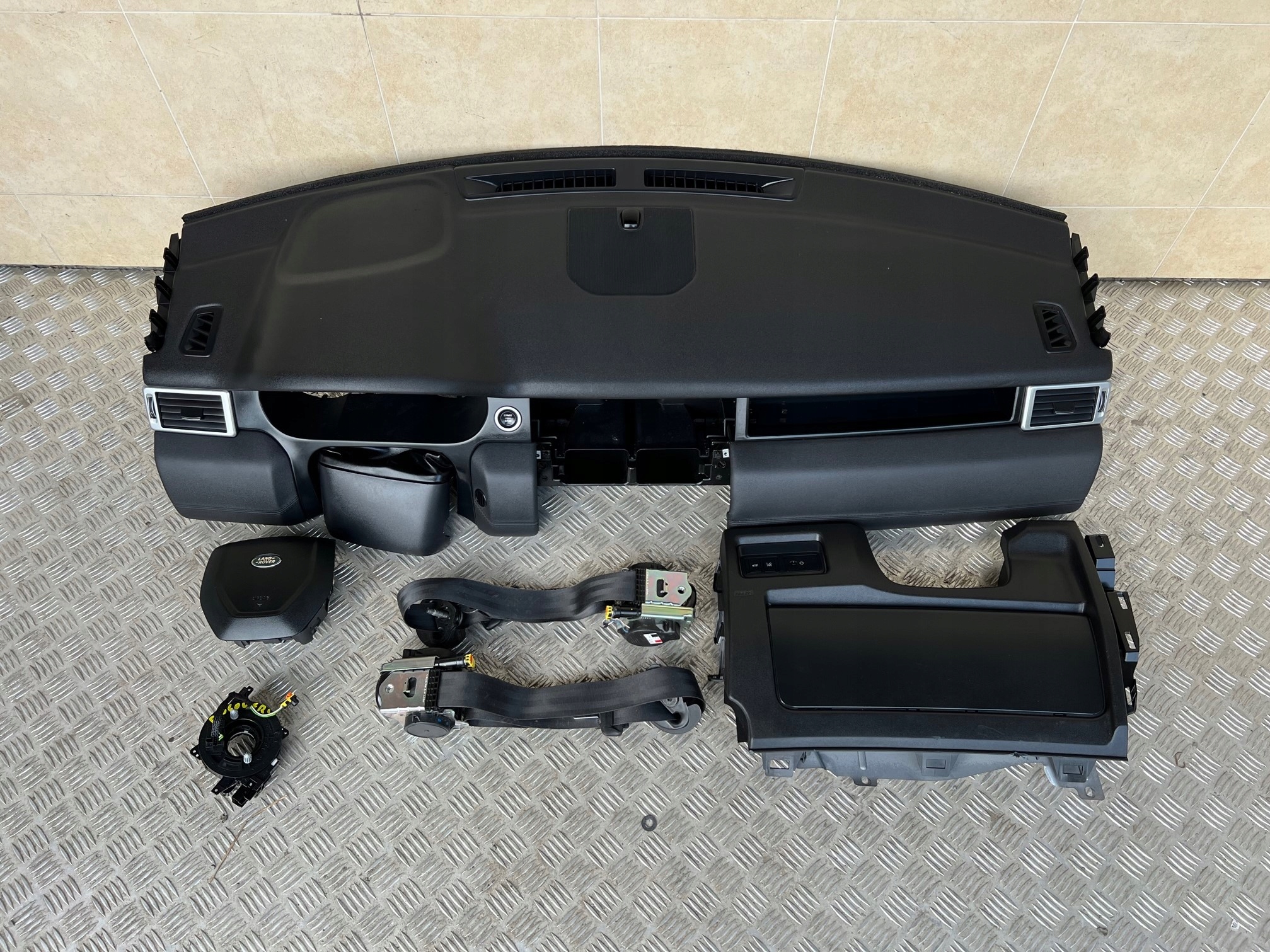 dashboard console cockpit LAND ROVER DISCOVERY SPORT