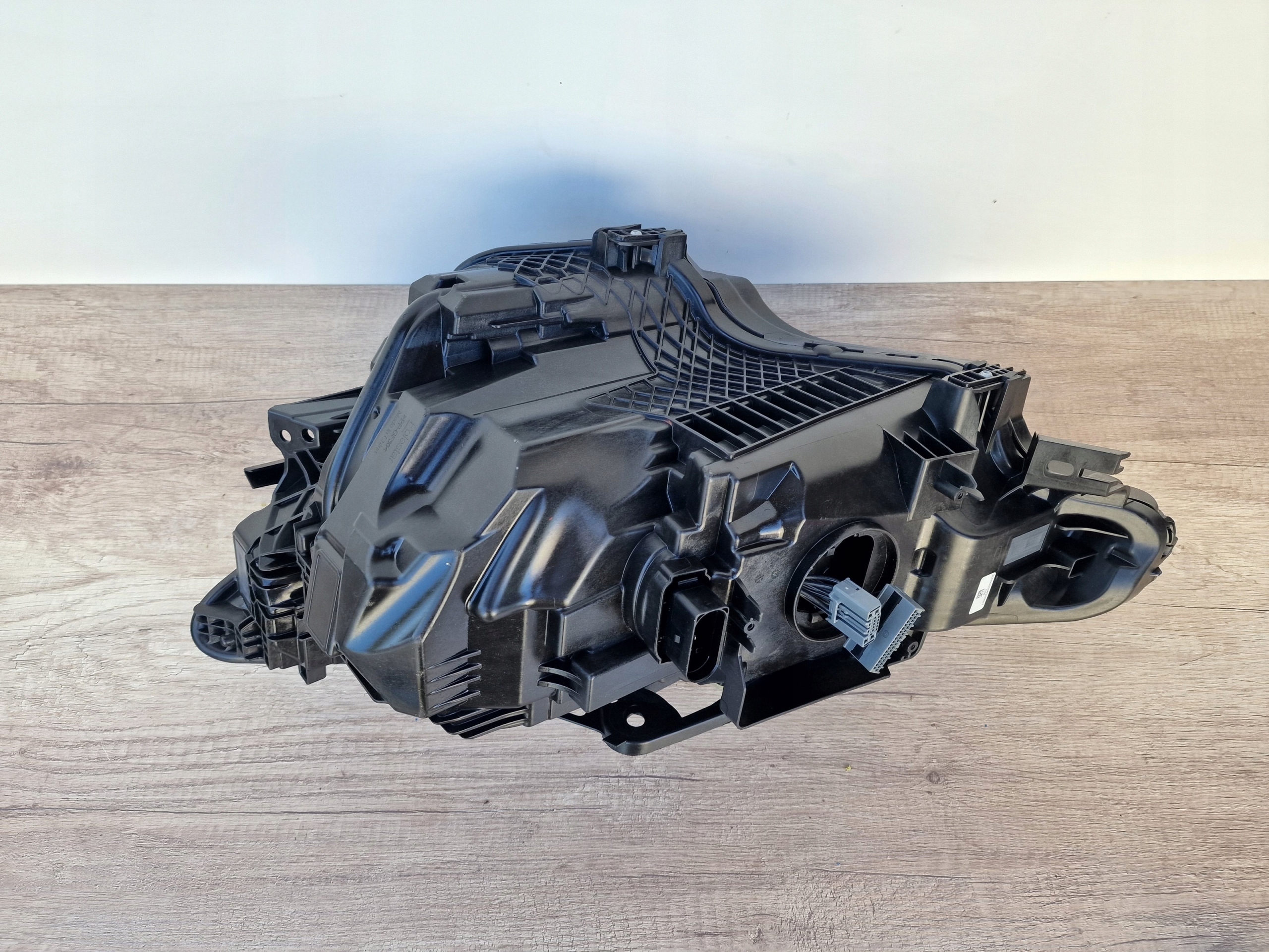 VOLVO POLESTAR 2 right light front REFLEKTOR LED