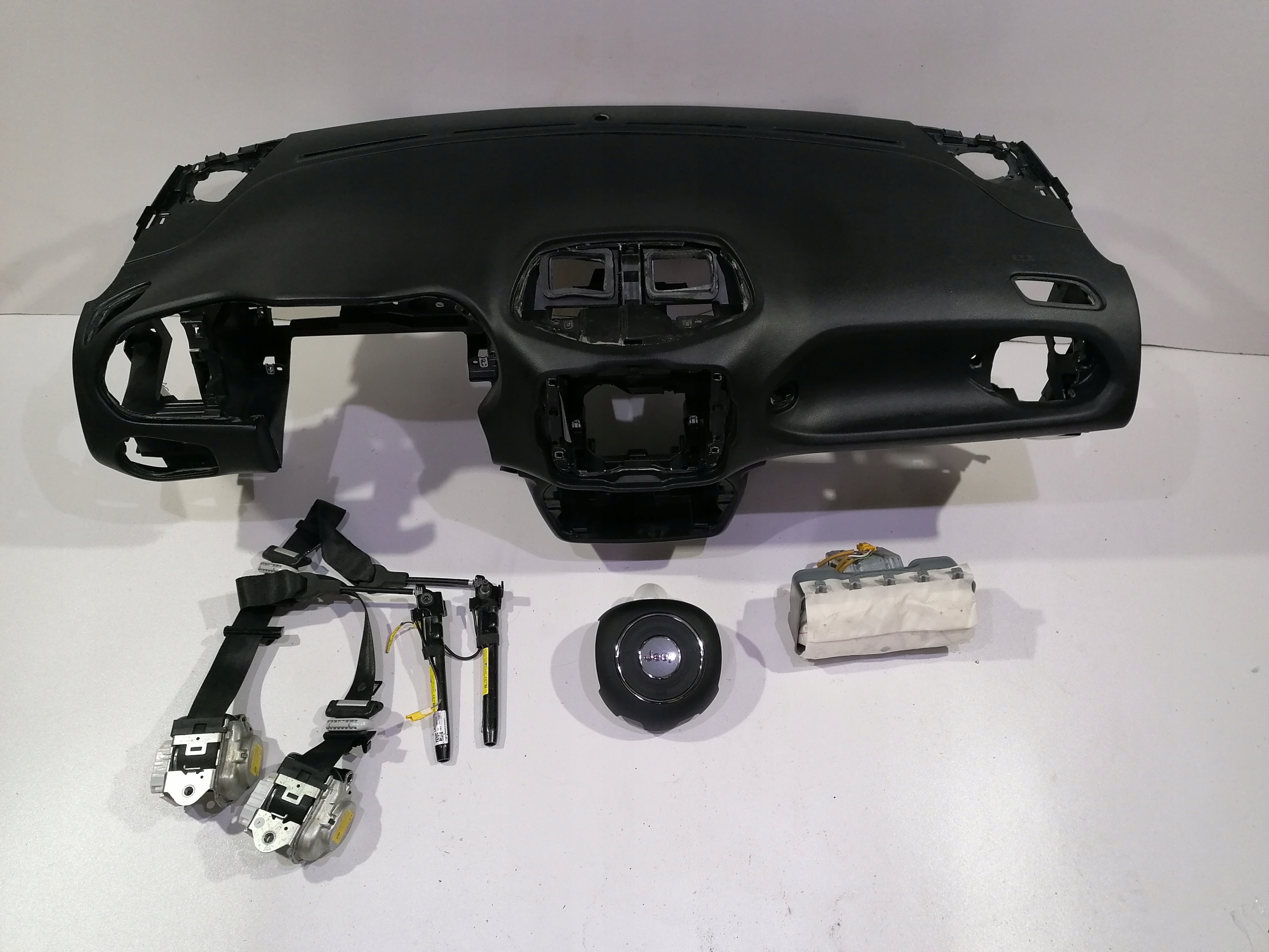 JEEP RENEGADE ДОШКА КОНСОЛЬ ПОДУШКА БЕЗПЕКИ РЕМЕНІ