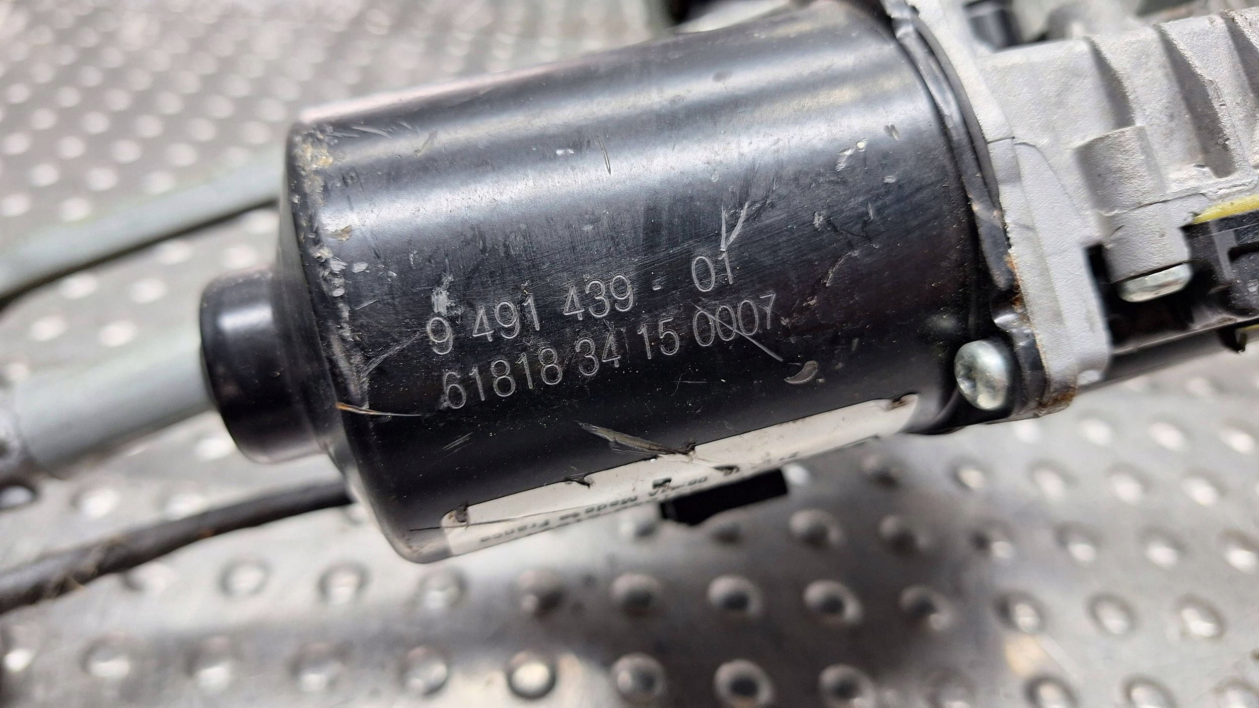 wiper mechanism front 9491439 BMW 5 G30 G31