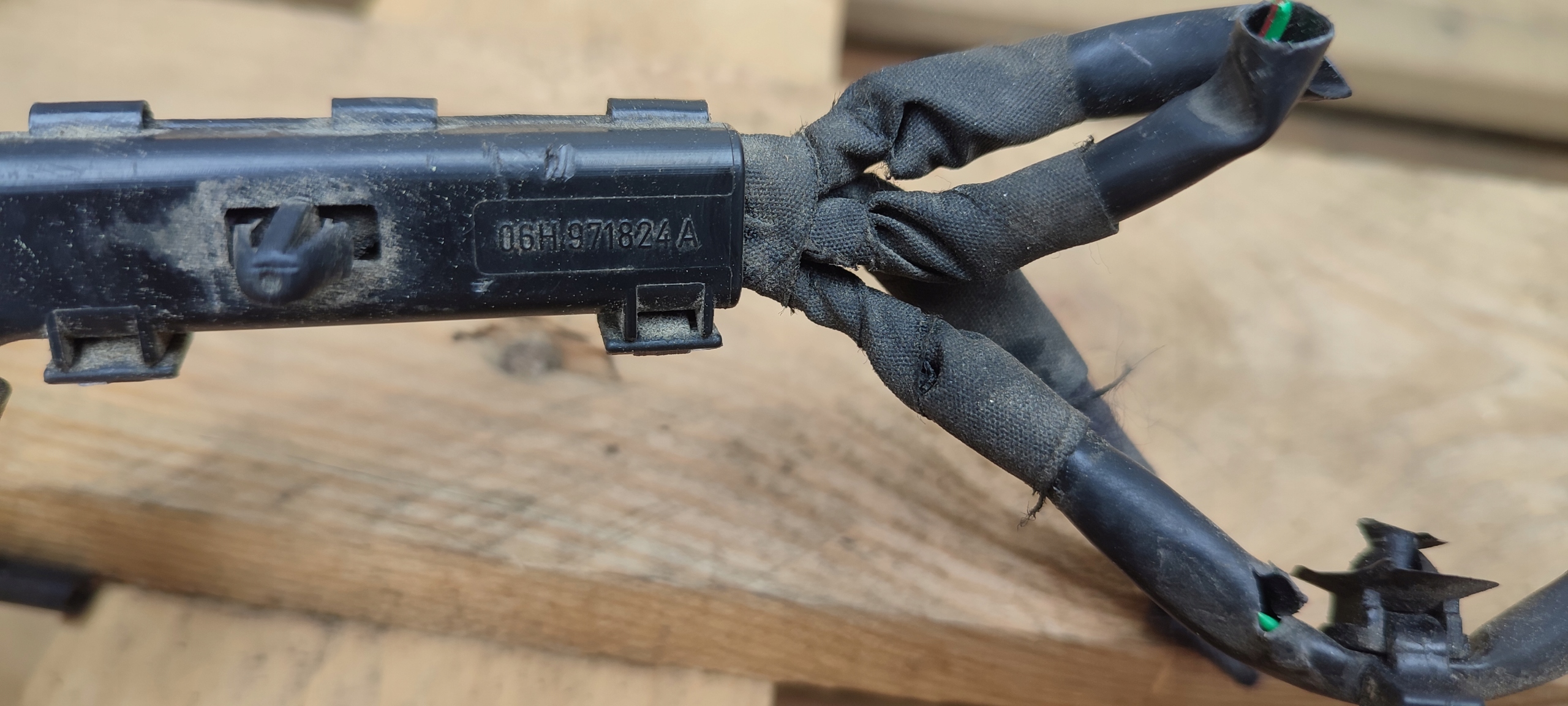 Kabelbaum Einspritzdüse A4 B7 B8 1.8 TFSI 06H971824A