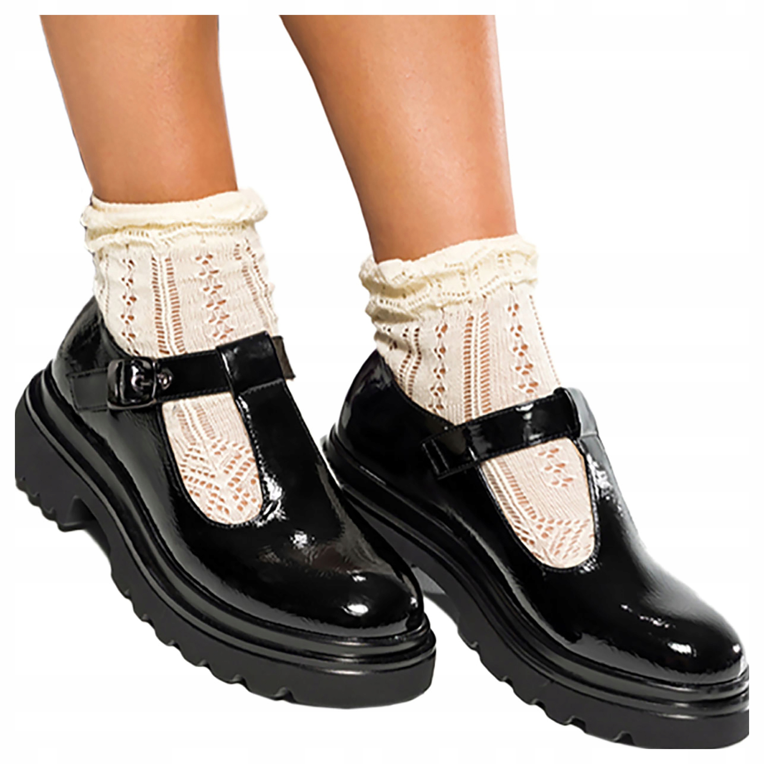 Półbuty Damskie Na Bieżnikowanej Podeszwie Czarne Lakierowane Modne r 38