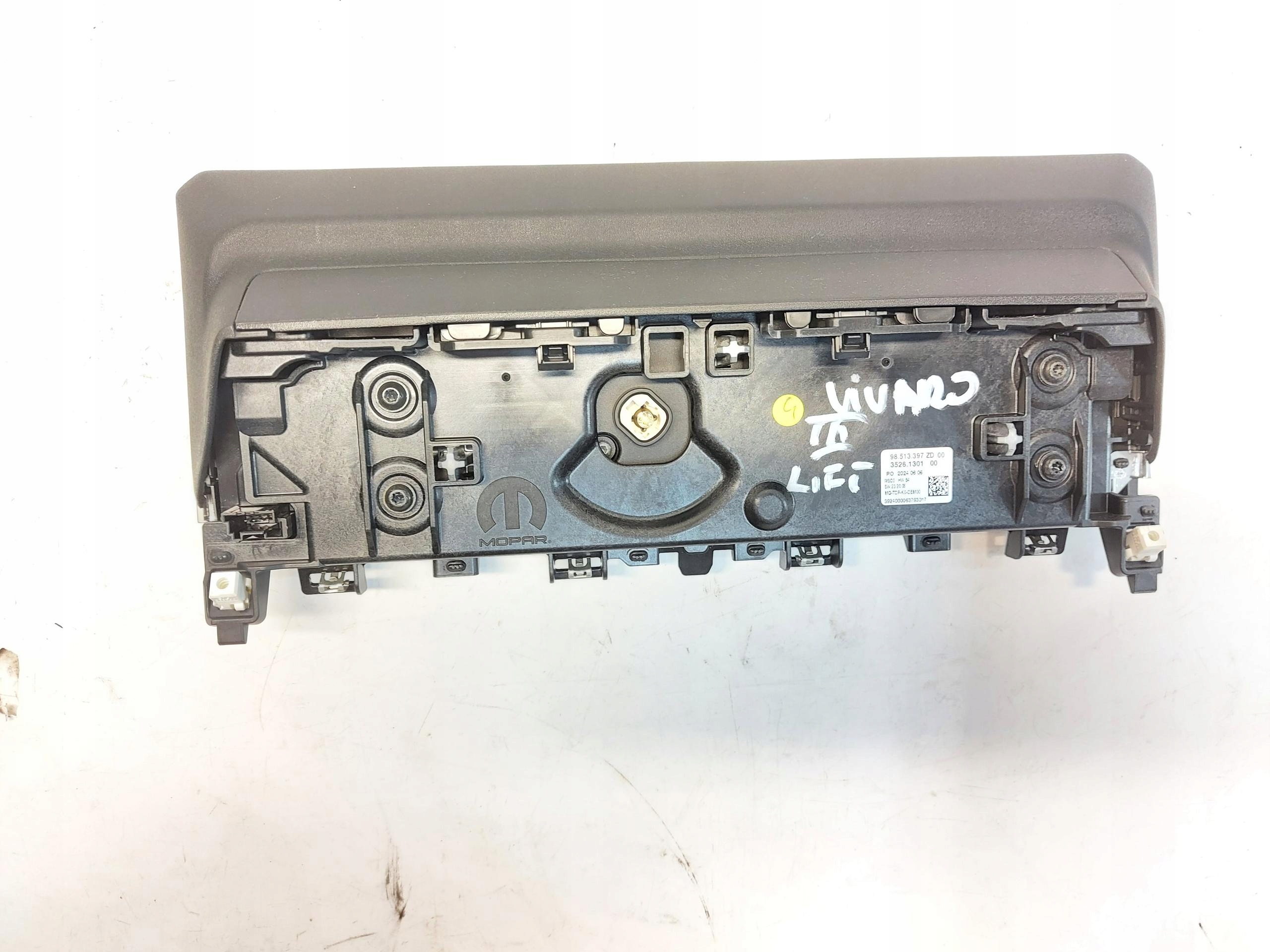 PSA Vivaro Jumpy Expert Proace displej 98513397ZD