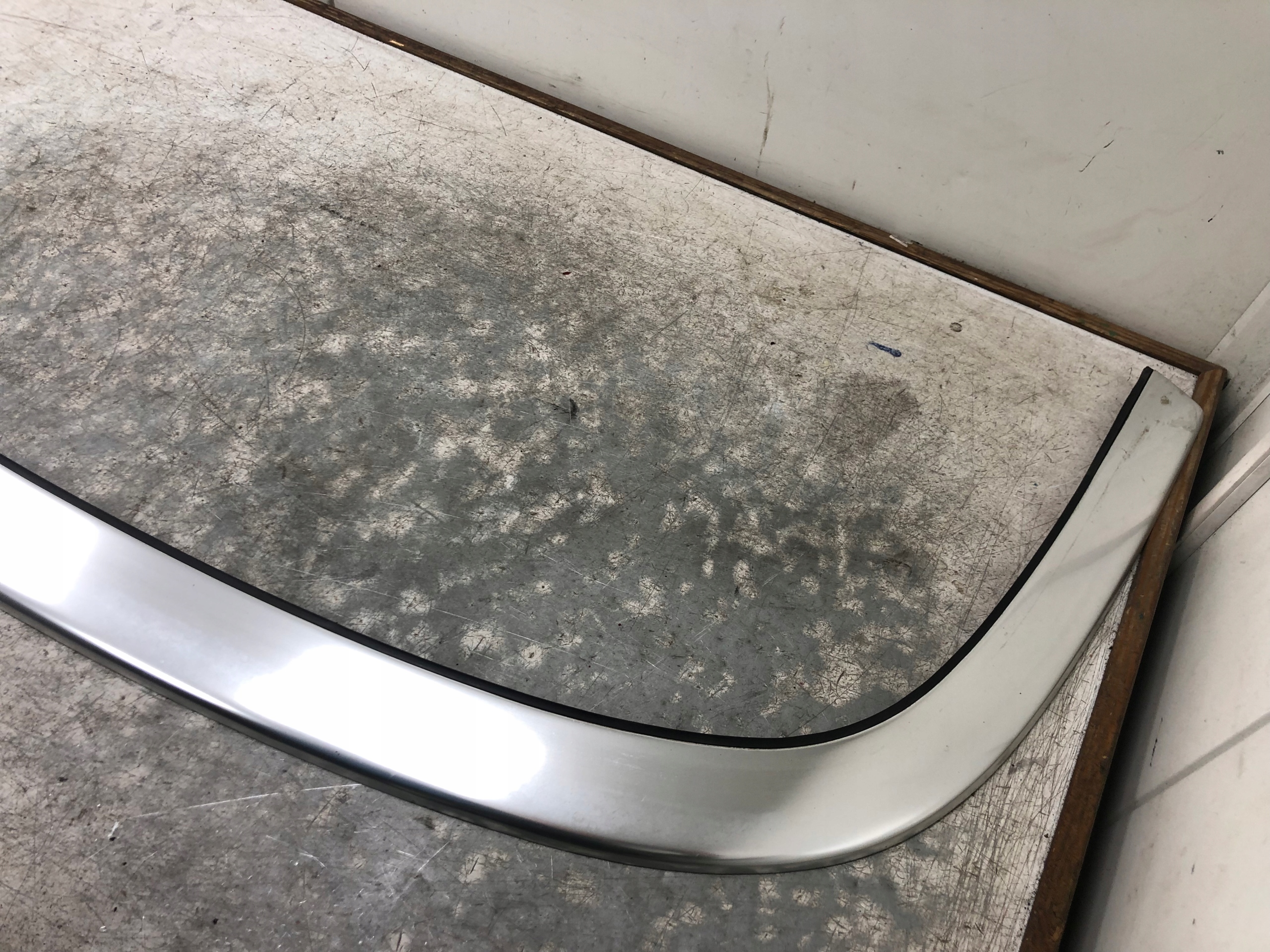 LOTKA CHROM AUDI A4 B6 CABRIO 8H0853297