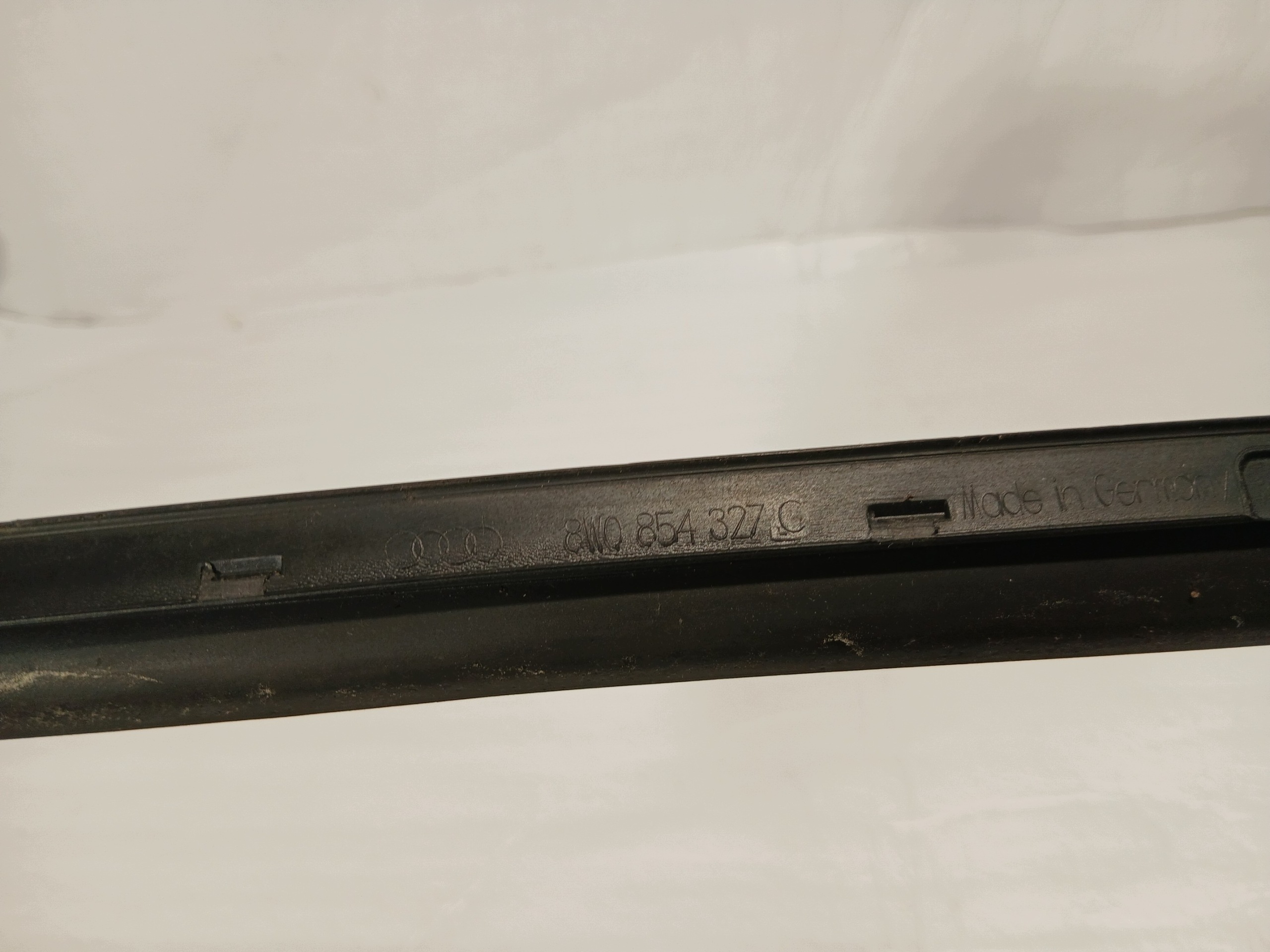 AUDI A4 B9 LIFT moulding windows CZOLOWEJ left 8W0854327C