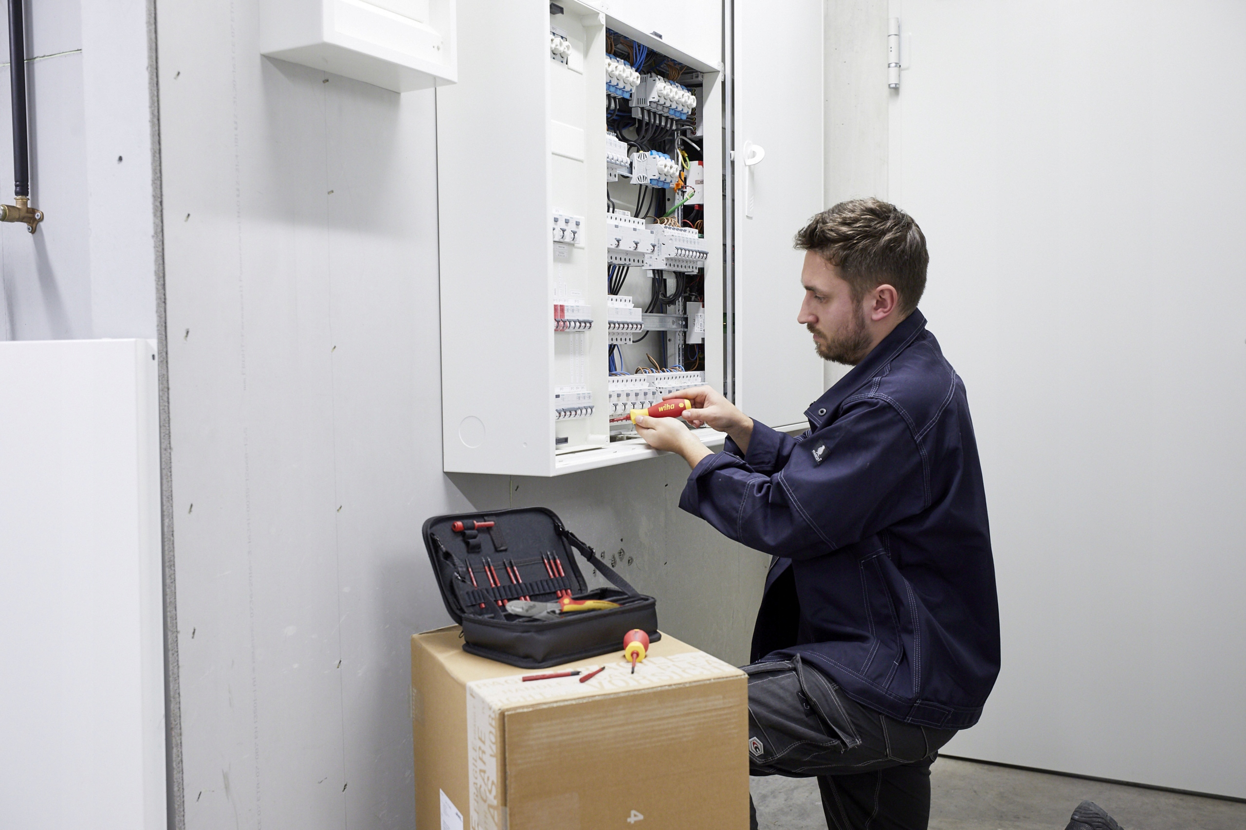 Zestaw Wiha 45289 Narzędzia dla elektryków 23 elementy z torbą EAN (GTIN) 4010995452896