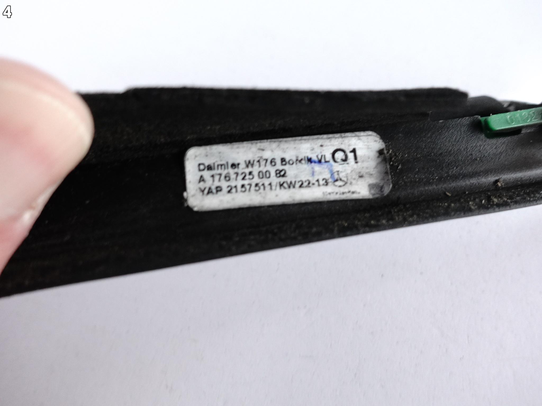 MERCEDES A-KLASA W176 moulding dust door left front CHROM