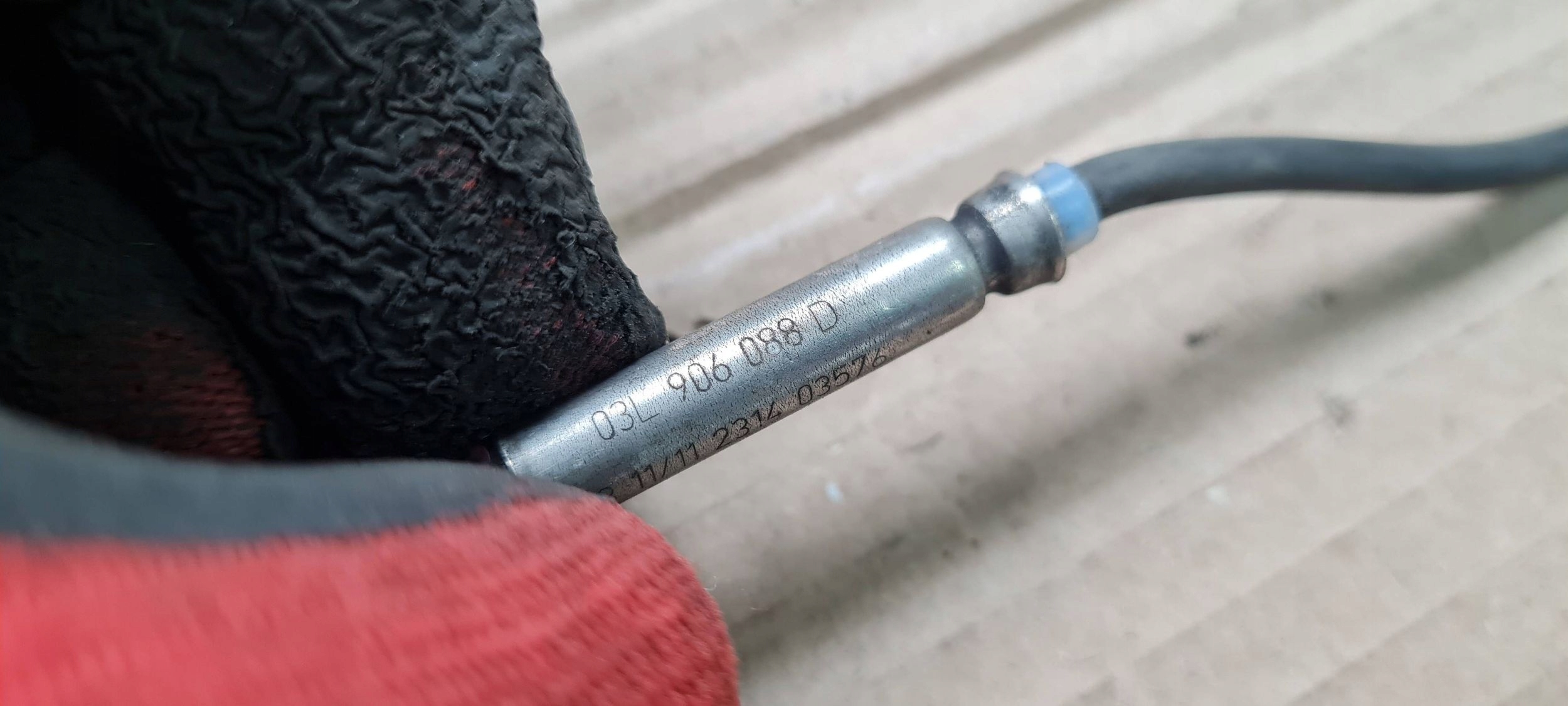 A5 8T Sensor TEMPERATURY Gase 2.0 TDI 03L906088D A4 B8 Q5 A6 C7 4G