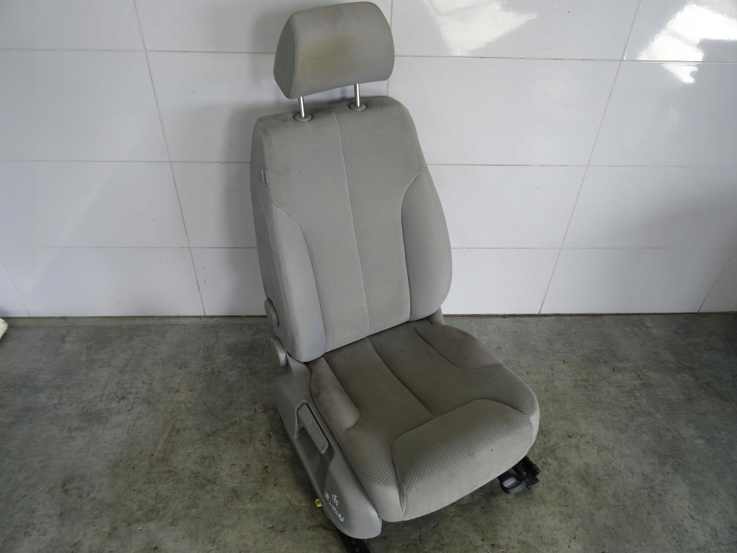 FOTEL PRAWY PRZÓD PRZEDNI EUROPA EU VW PASSAT B6