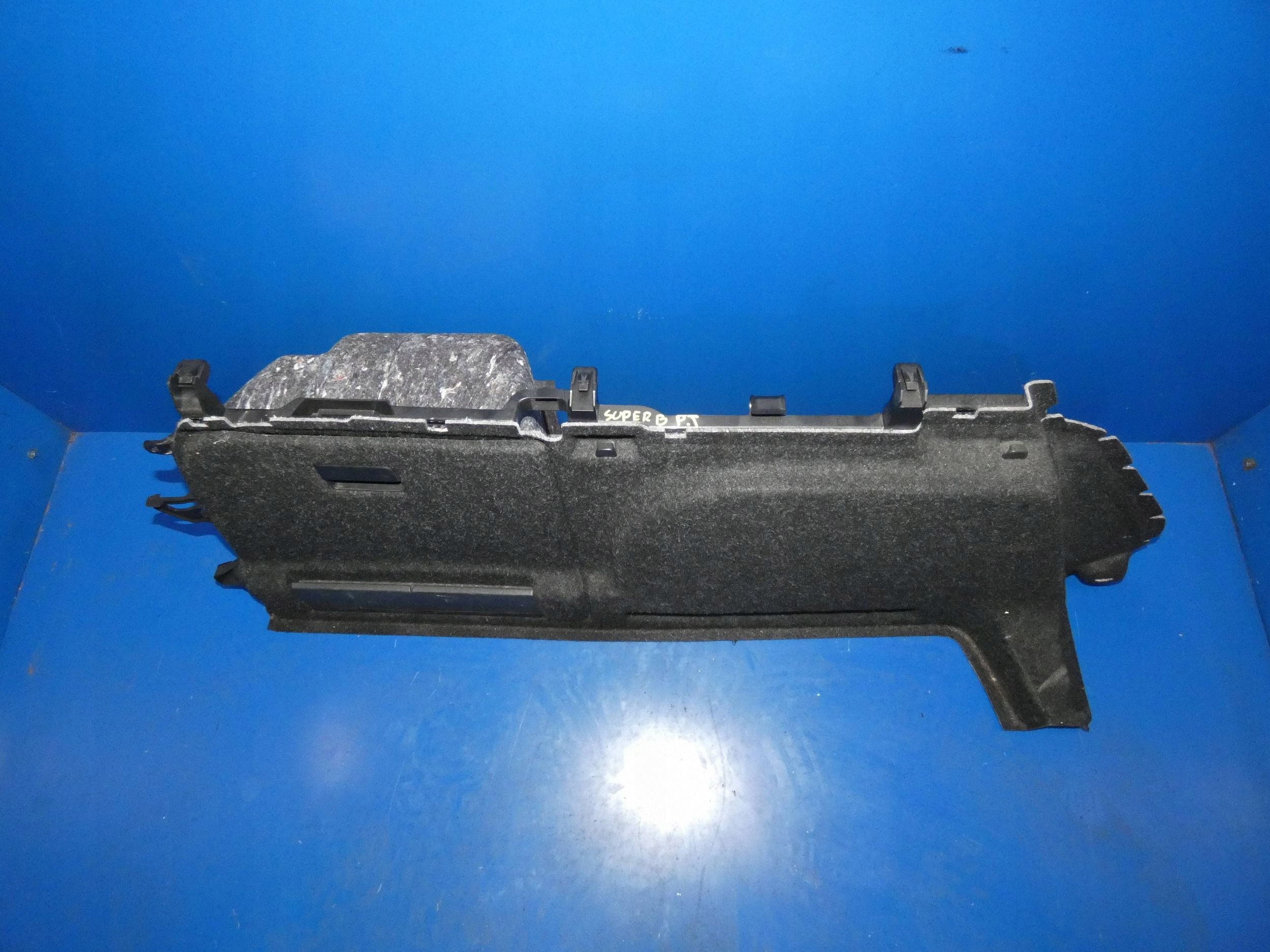 SKODA SUPERB III 3V KOMBI side upholstery boot right rear part