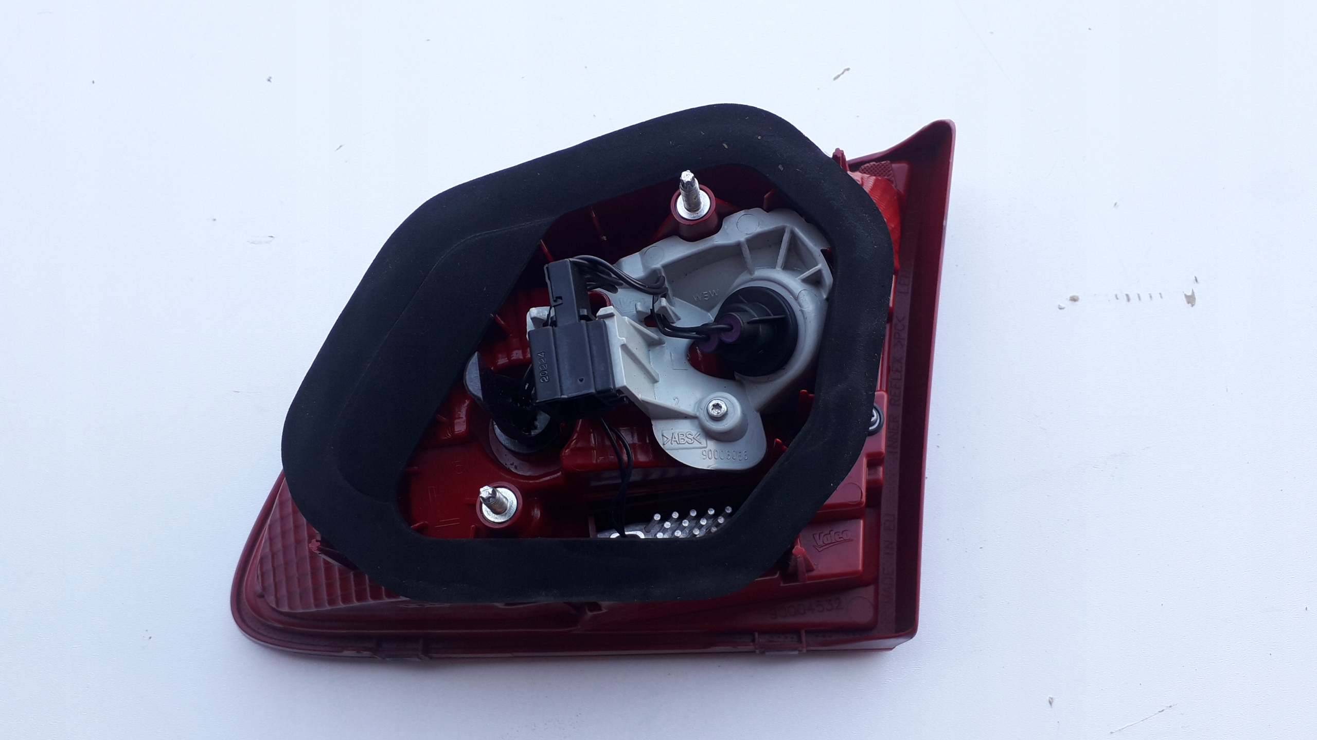 light rear part left to the bonnet VW PASSAT 3AF 3AF945093