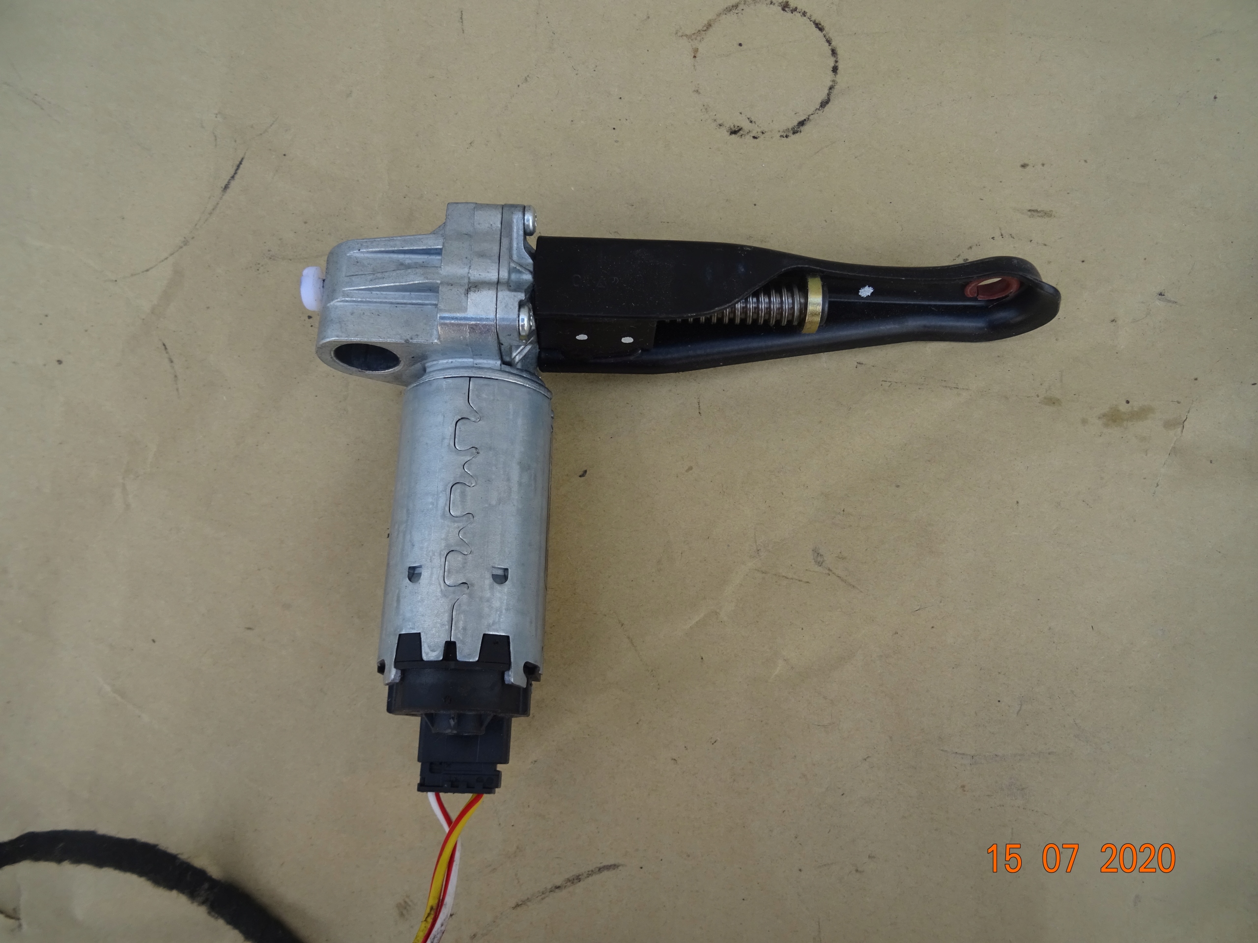 SILNICZEK FOTELA FORD MONDEO MK4 07-14R Producent części Ford OE