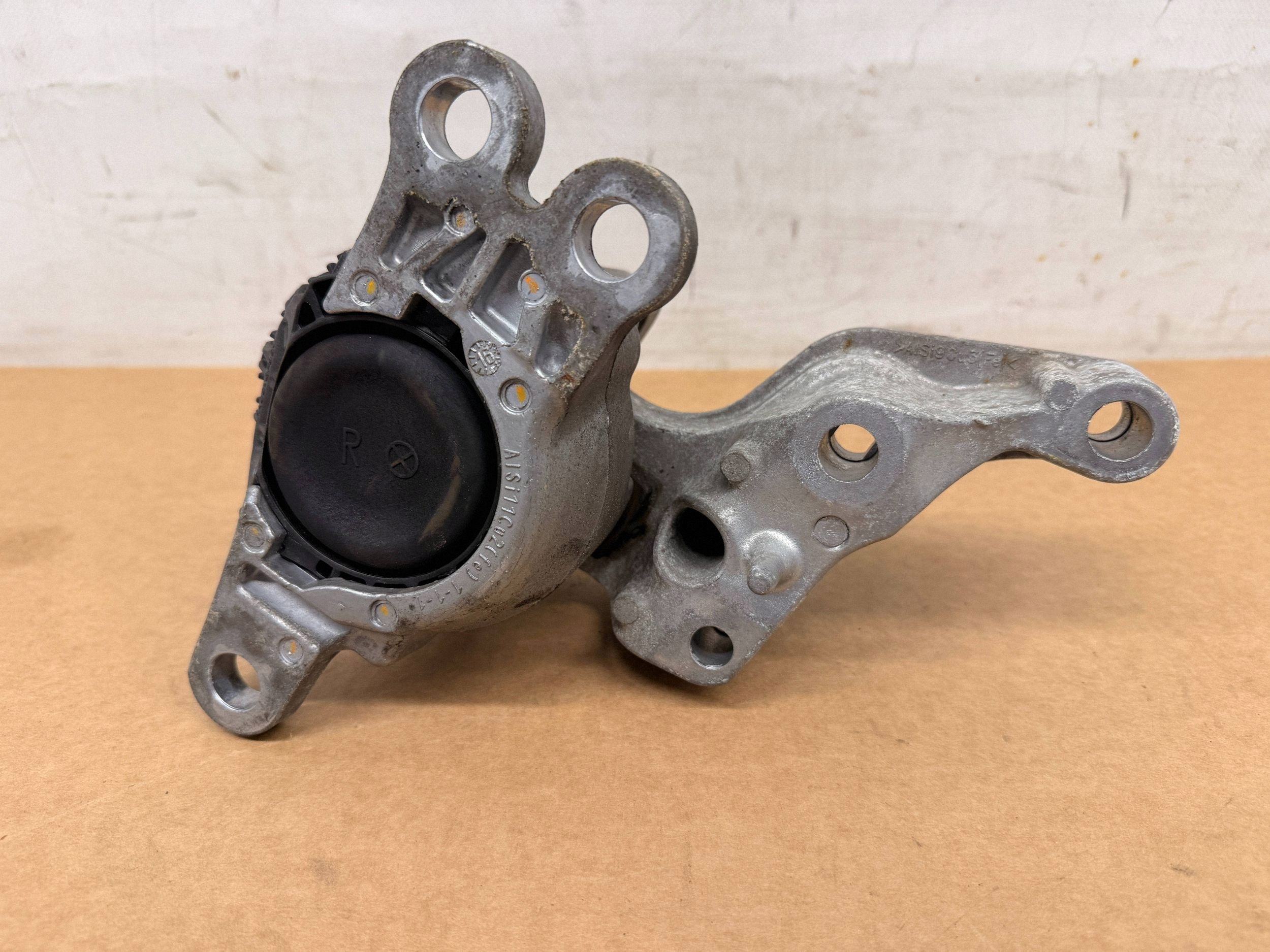 Renault Megane IV 1.6 dCi engine mount 112842617R