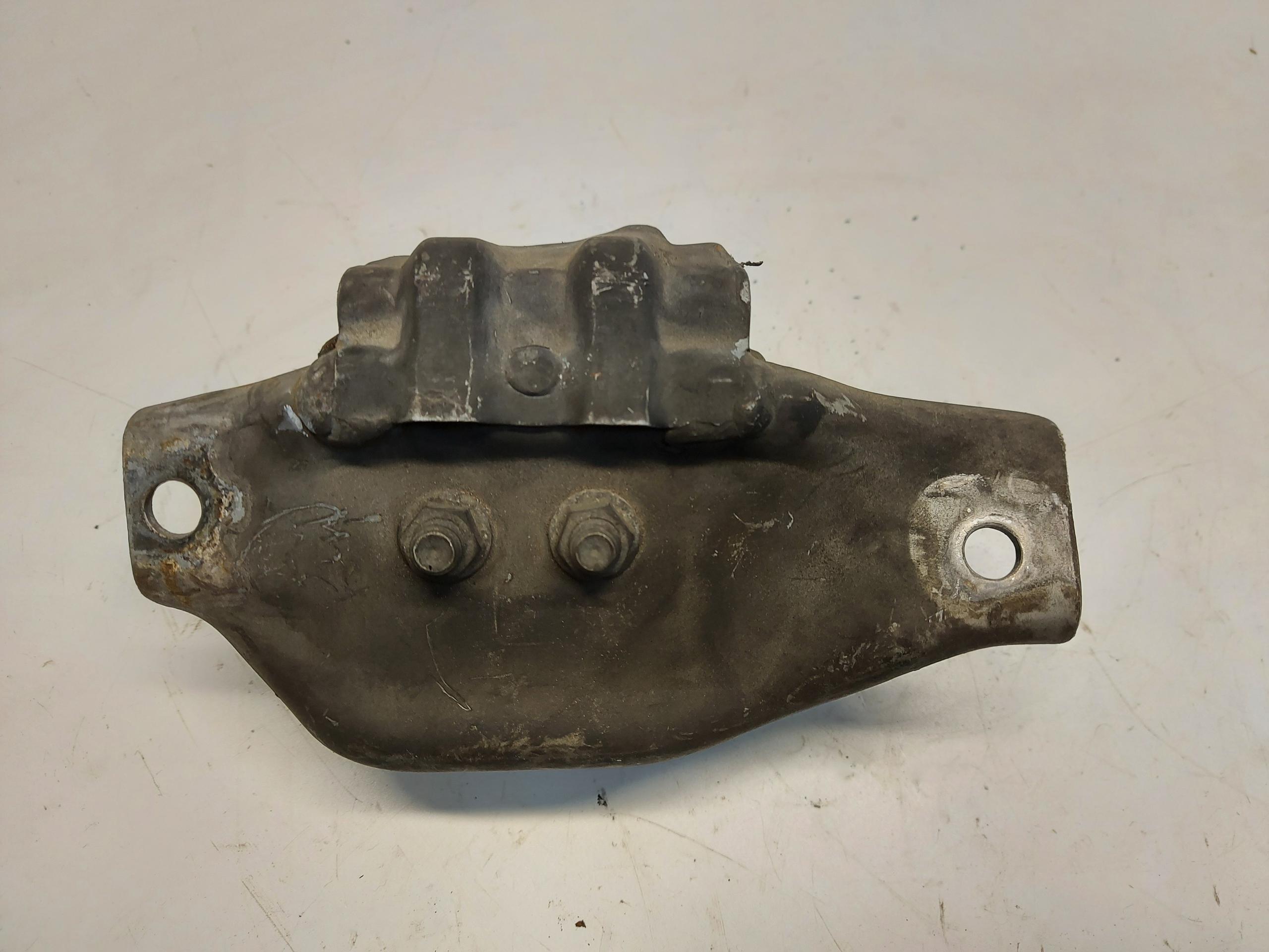Subaru WRX STI 2015r holder engine mount right 41022fa091