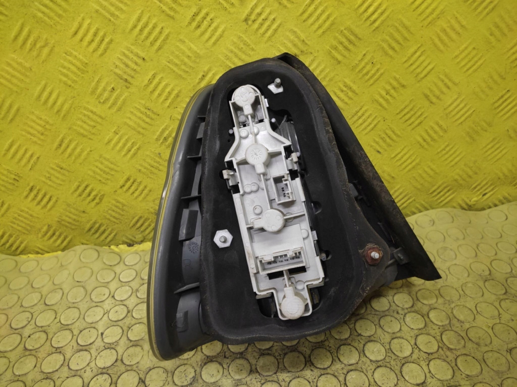 BMW E46 COMPACT light right rear part 63216920238