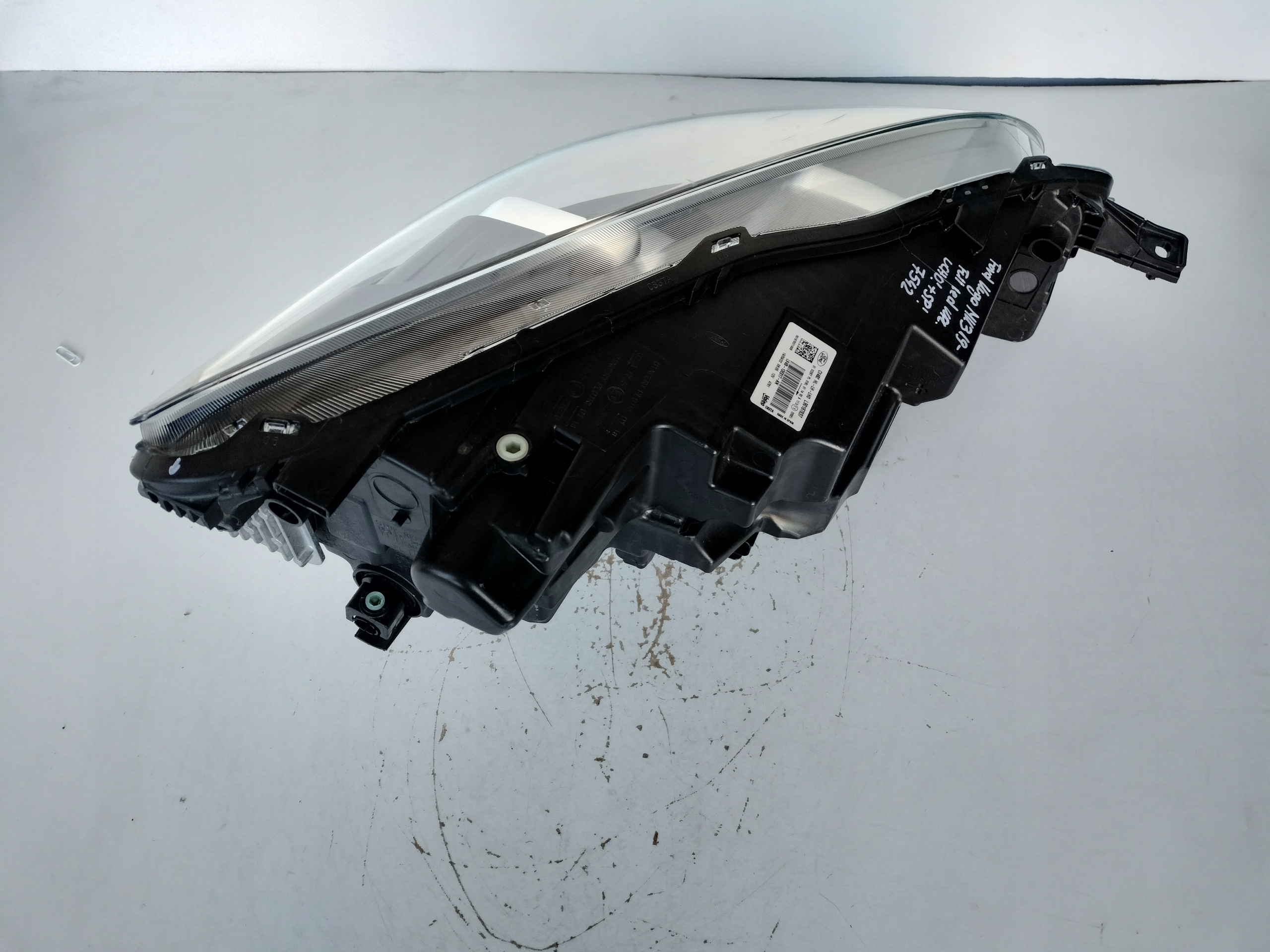 light left REFLEKTOR FORD KUGA MK3 19- FULL LED