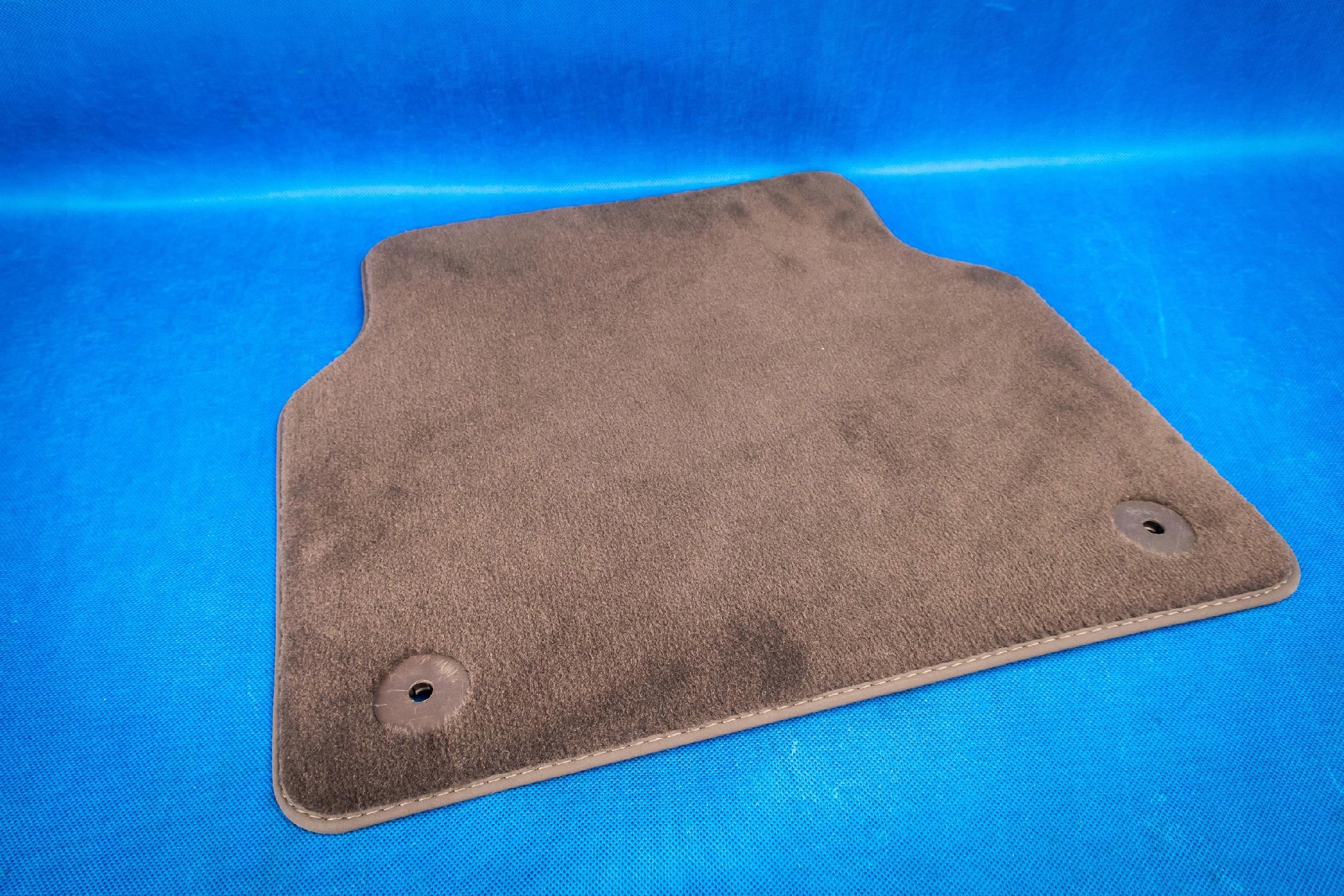 mat left rear part Audi A8 S8 4H 4H0863731G GU4