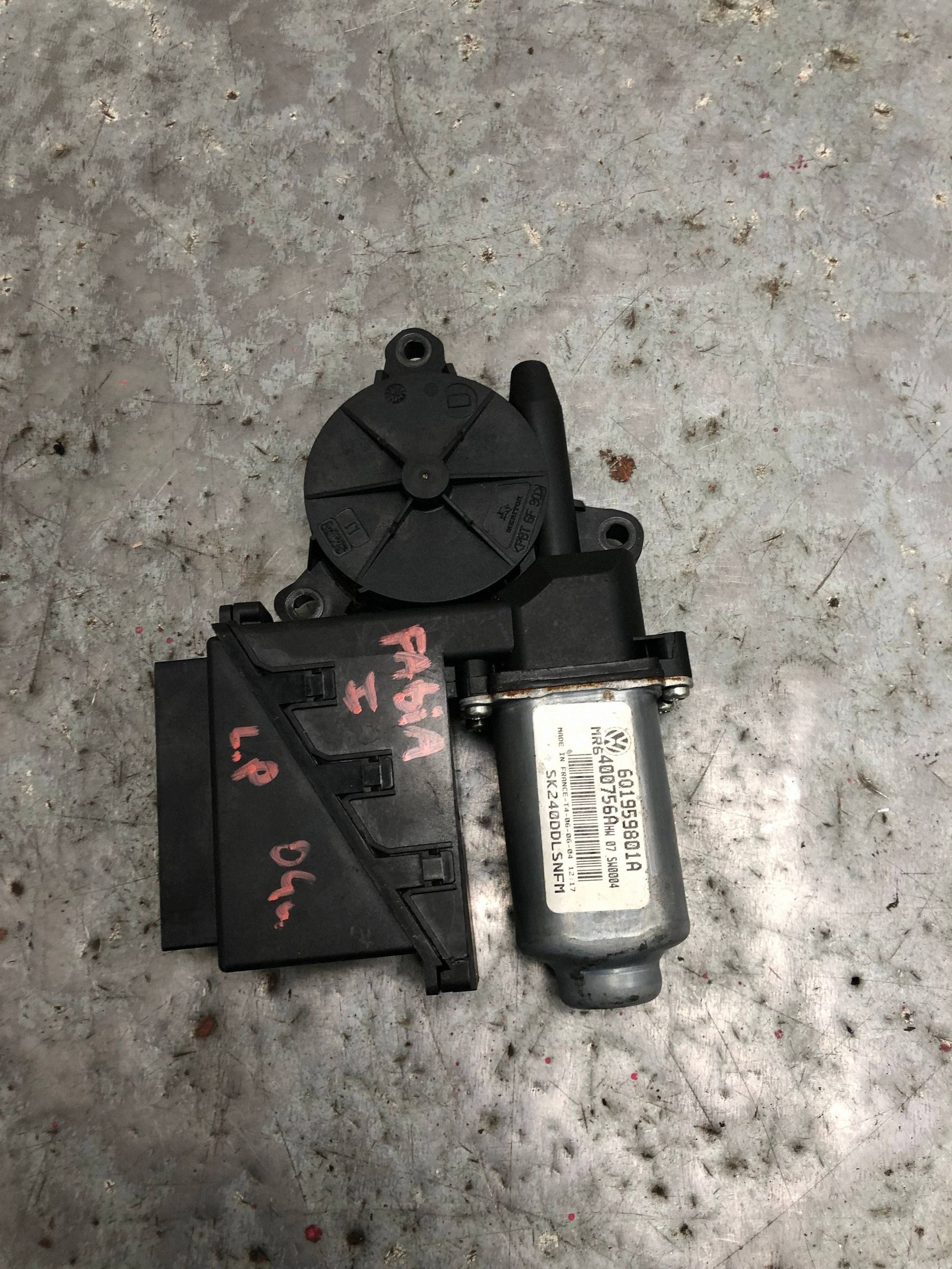 mini motor windows left front SKODA FABIA and 6Q1959801A